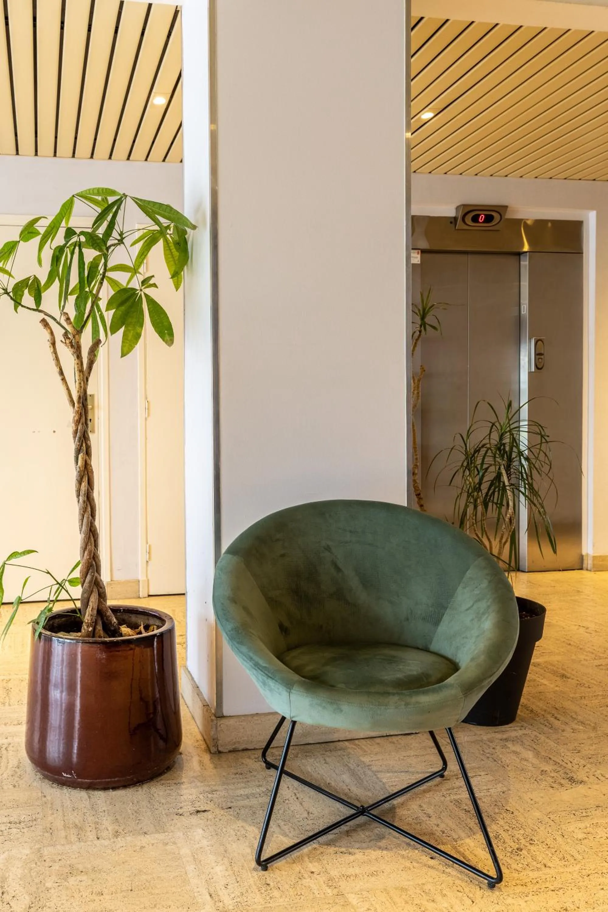 Lobby or reception in Brit Hotel Le Parc Vichy