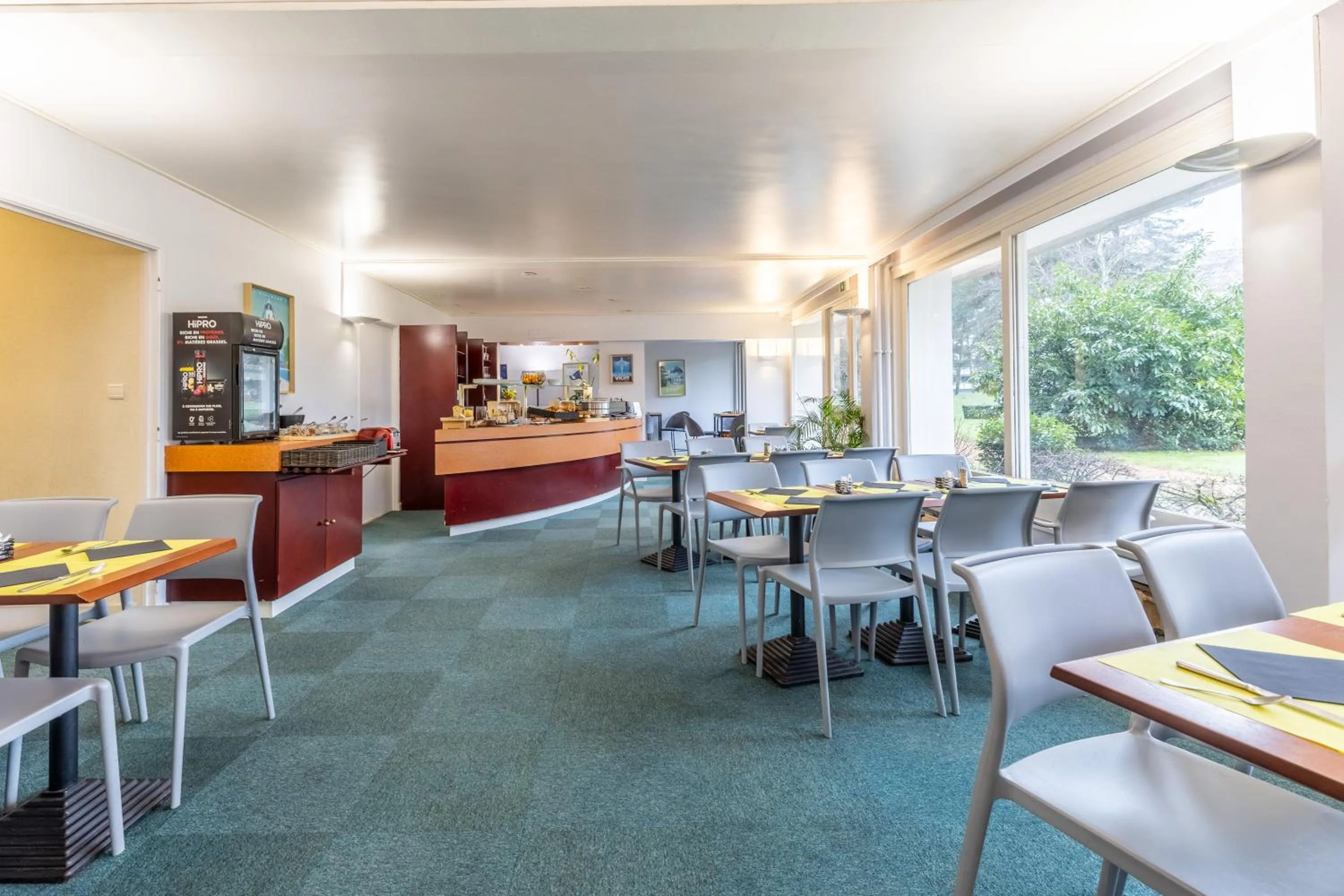 Breakfast in Brit Hotel Le Parc Vichy