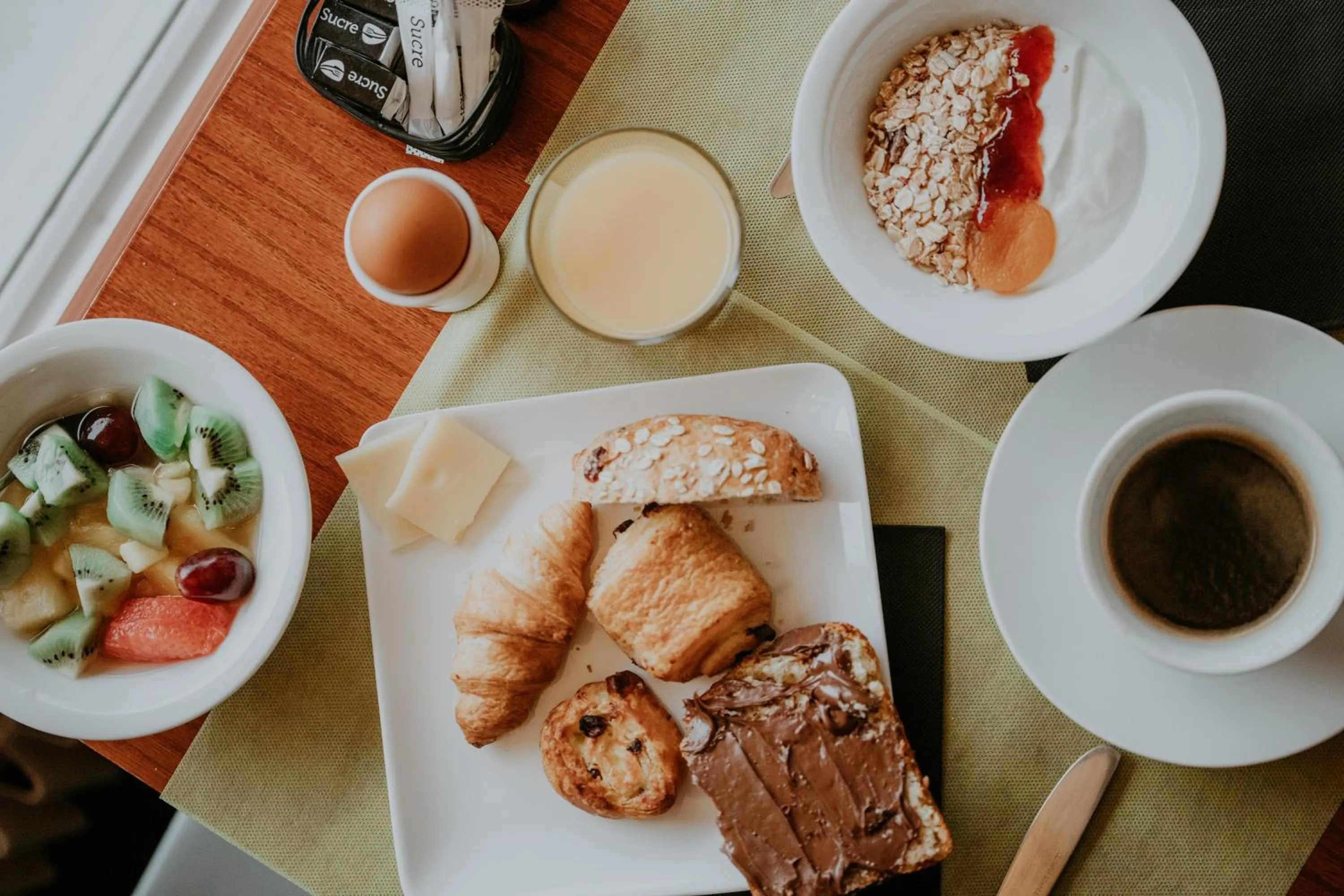 Breakfast in Brit Hotel Le Parc Vichy