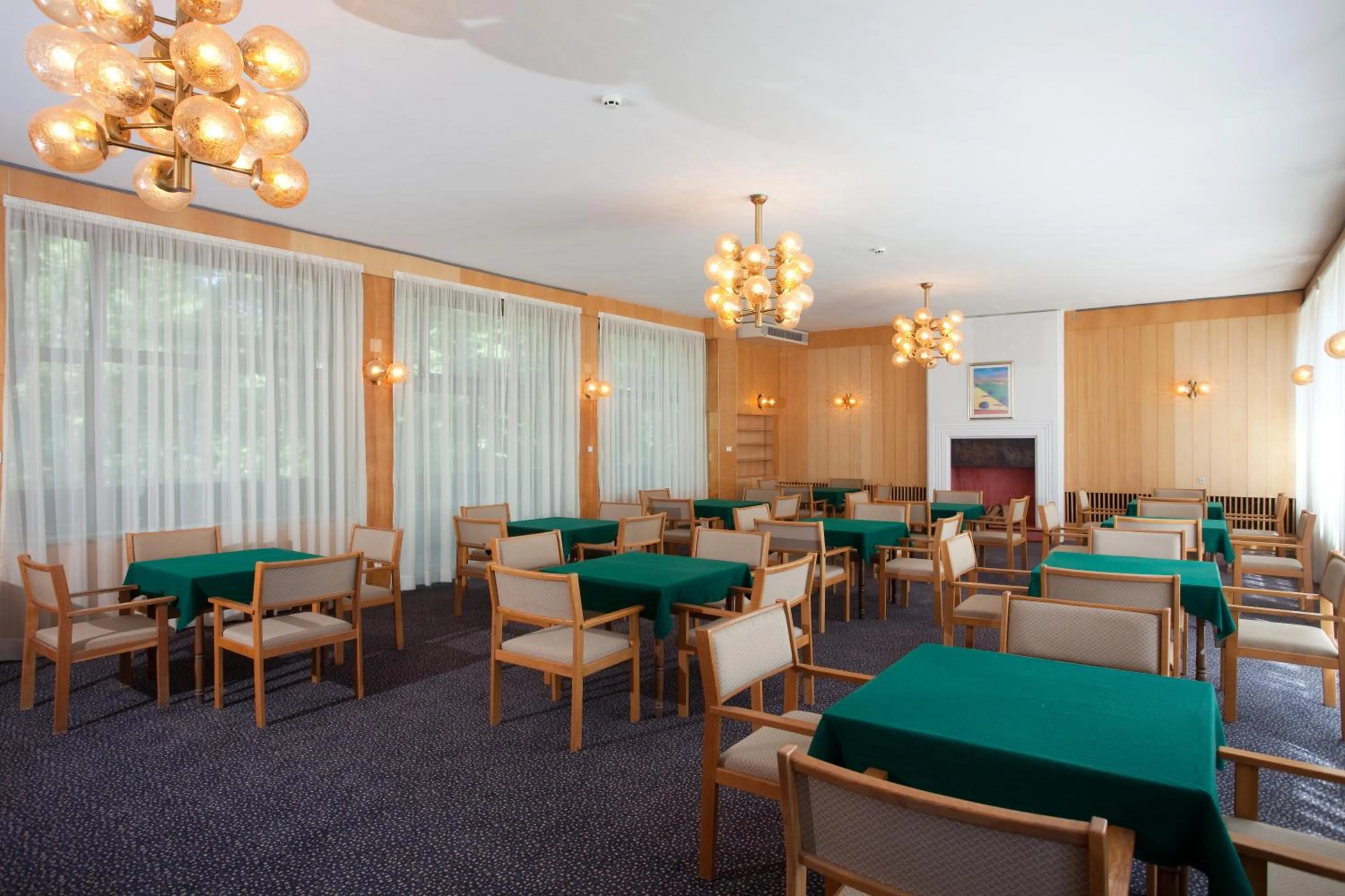 Restaurant/places to eat in HVD Lotos Hotel - All Inclusive à-la-carte, Private Beach & Free Parking