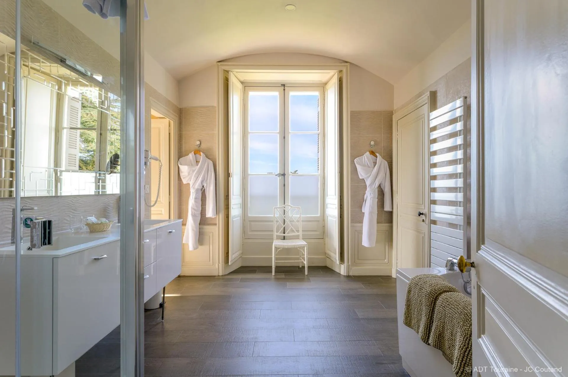 Shower in Chateau De Rochecotte