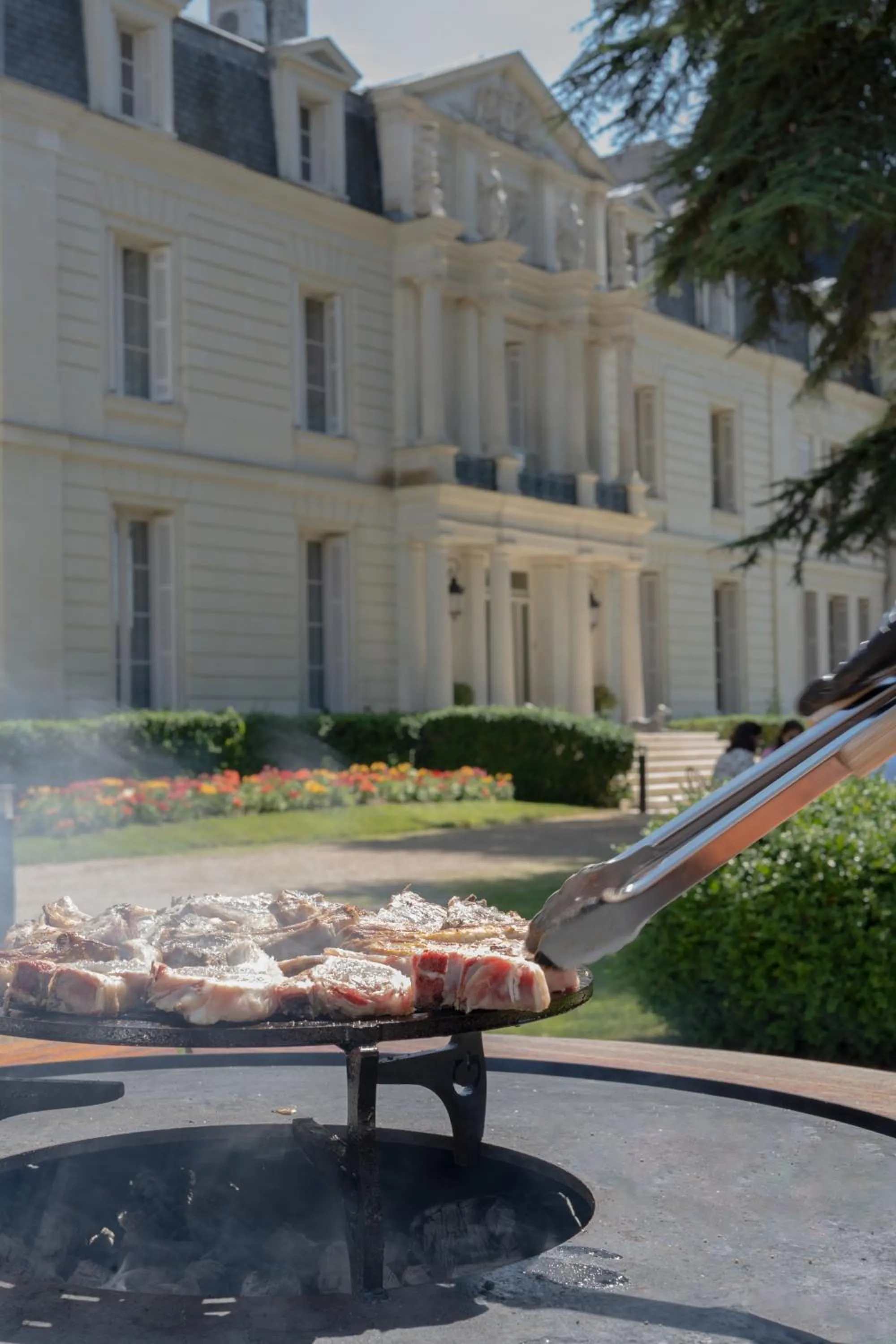 BBQ facilities in Chateau De Rochecotte