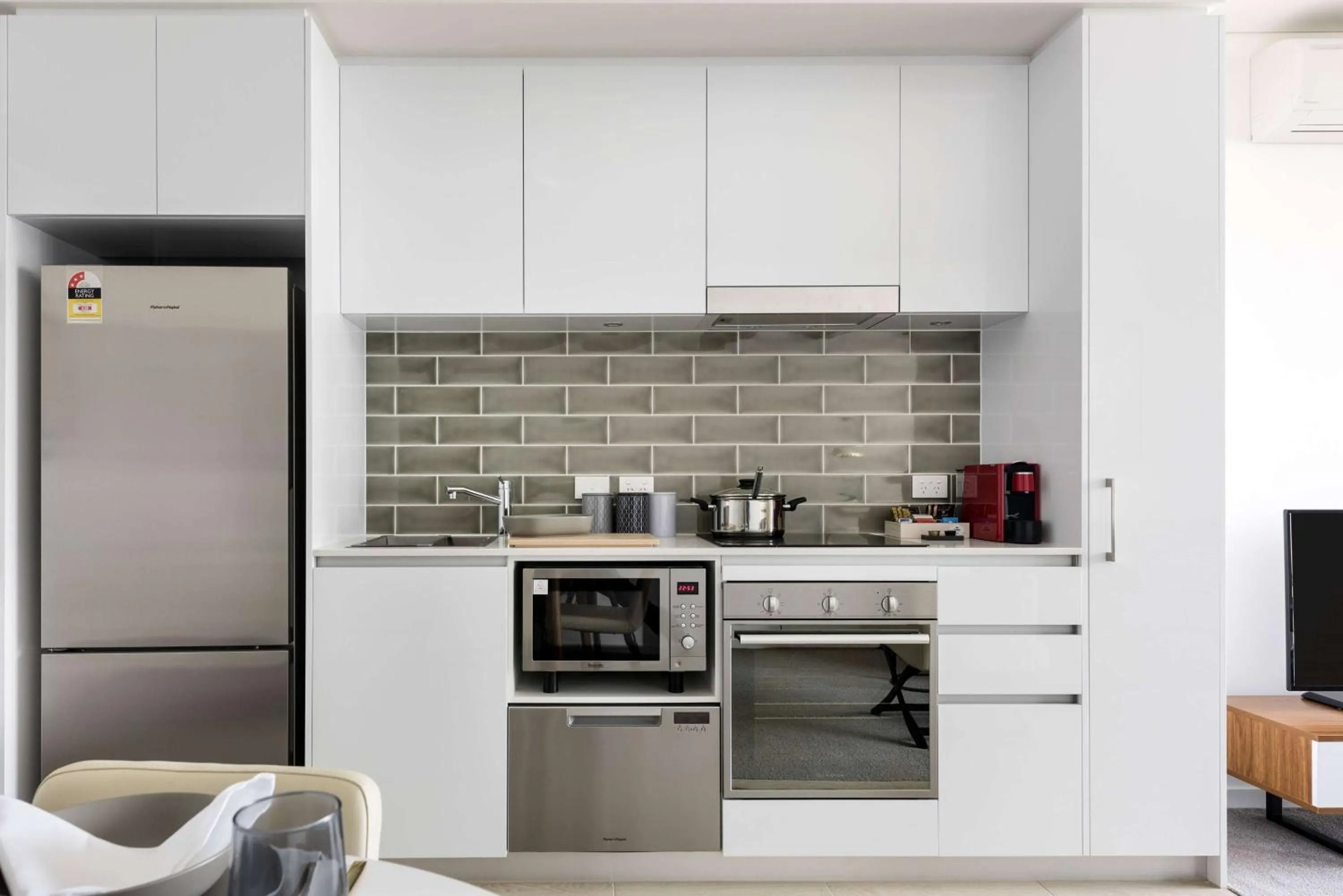 Photo of the whole room in Ramada by Wyndham VetroBlu Scarborough Beach