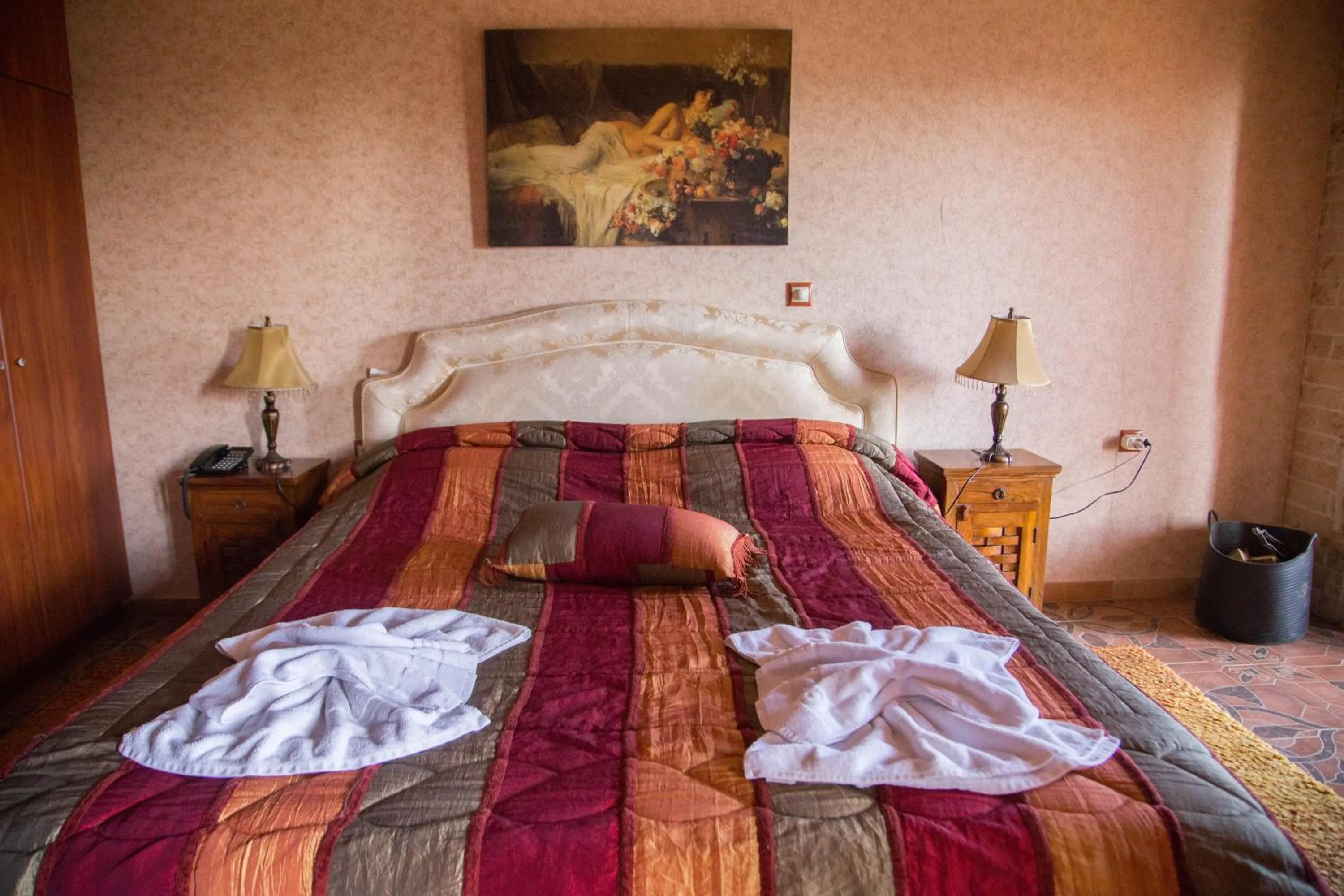 Shower, Bed in Silva Suites