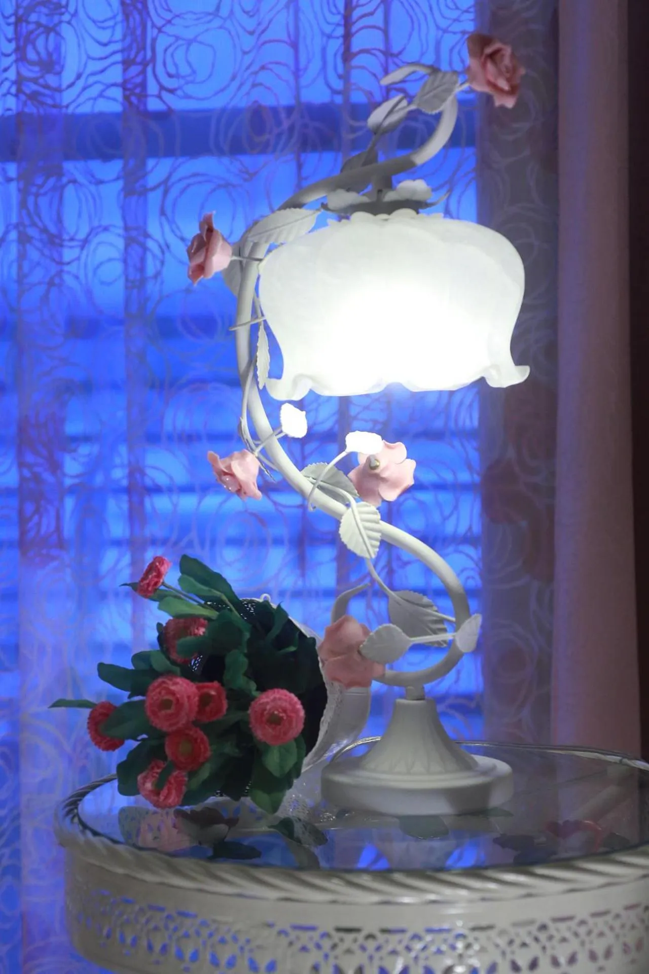 Decorative detail in C'est Bon