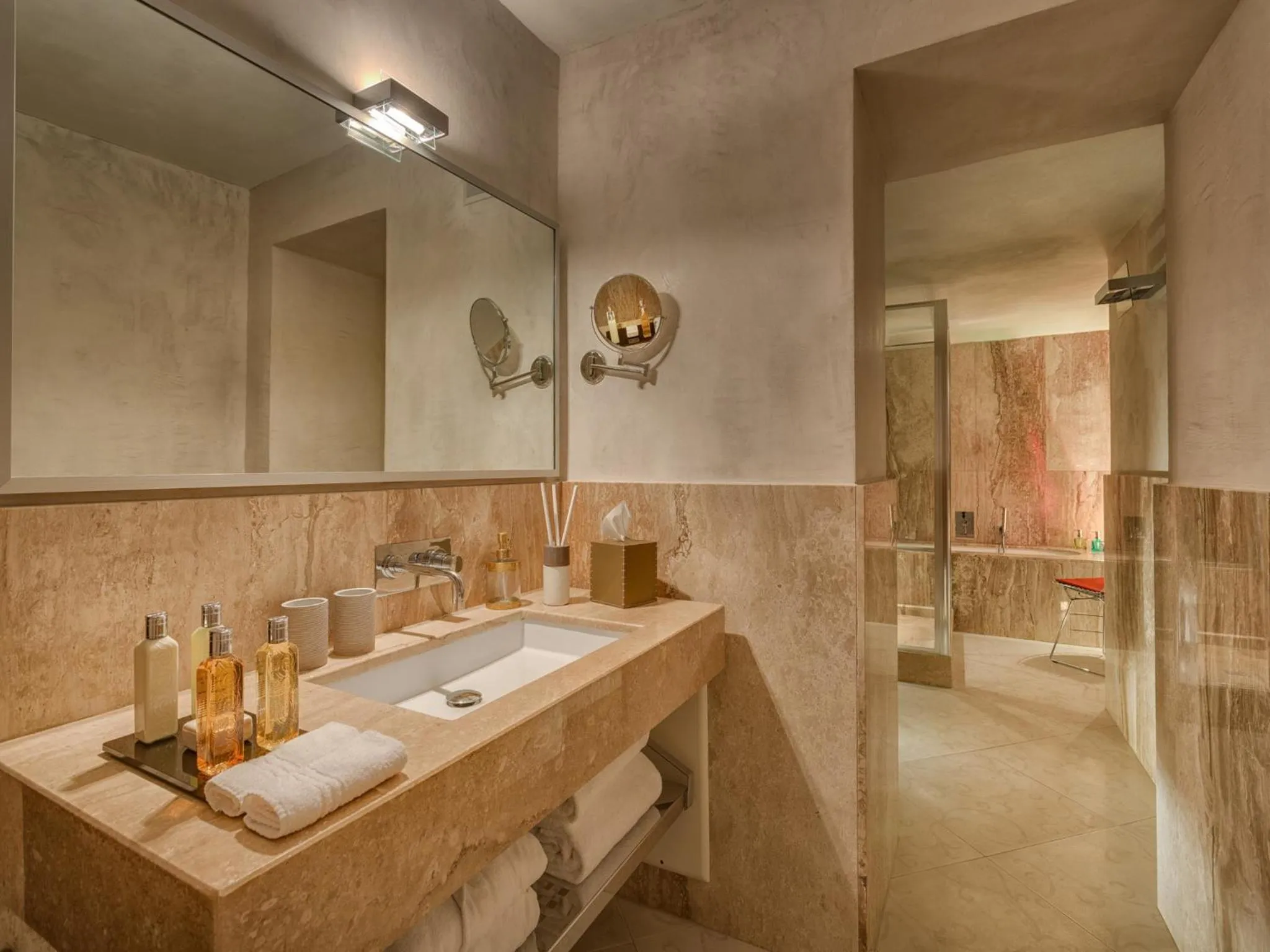 Bathroom in Hotel Punta Tragara