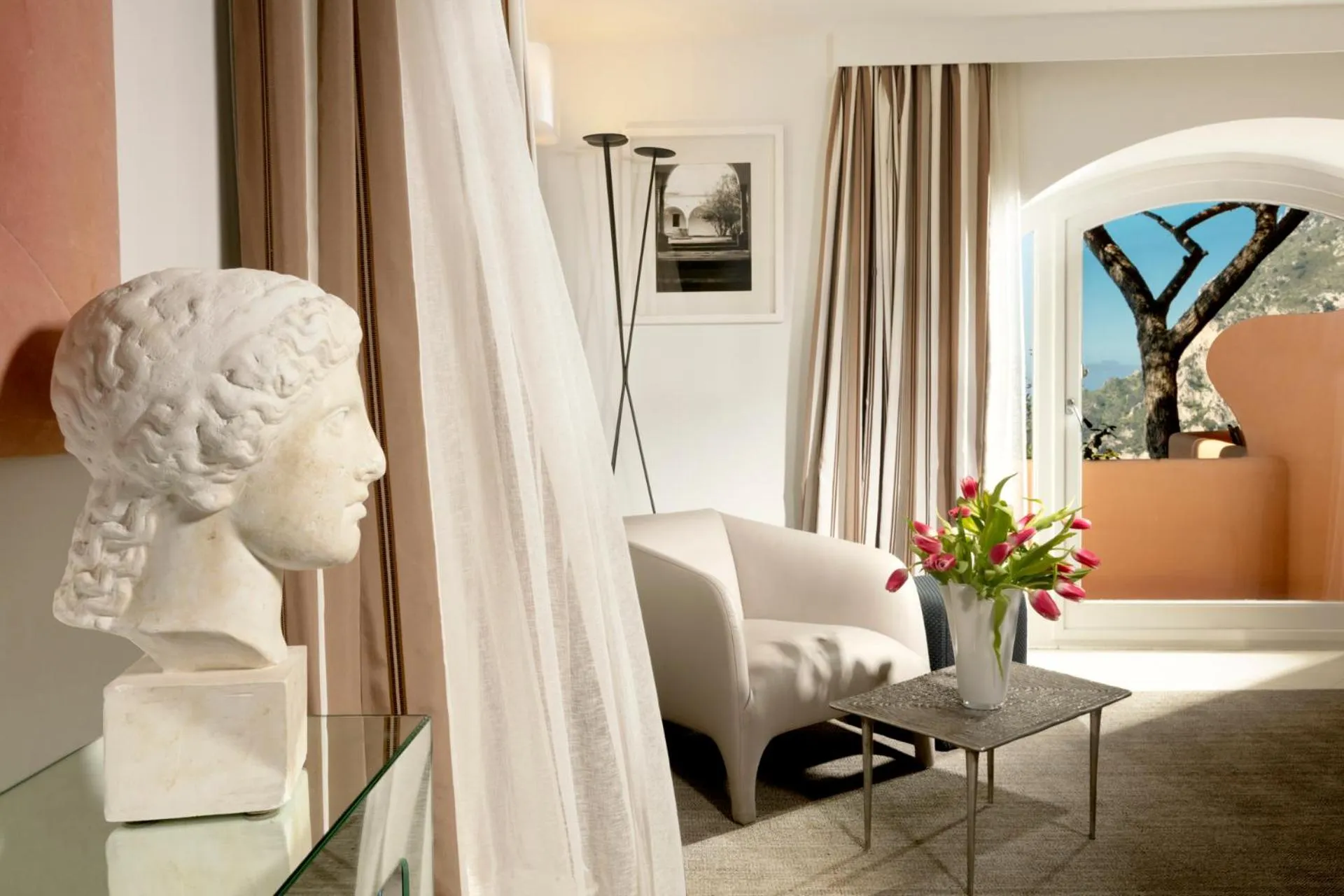 Photo of the whole room in Hotel Punta Tragara