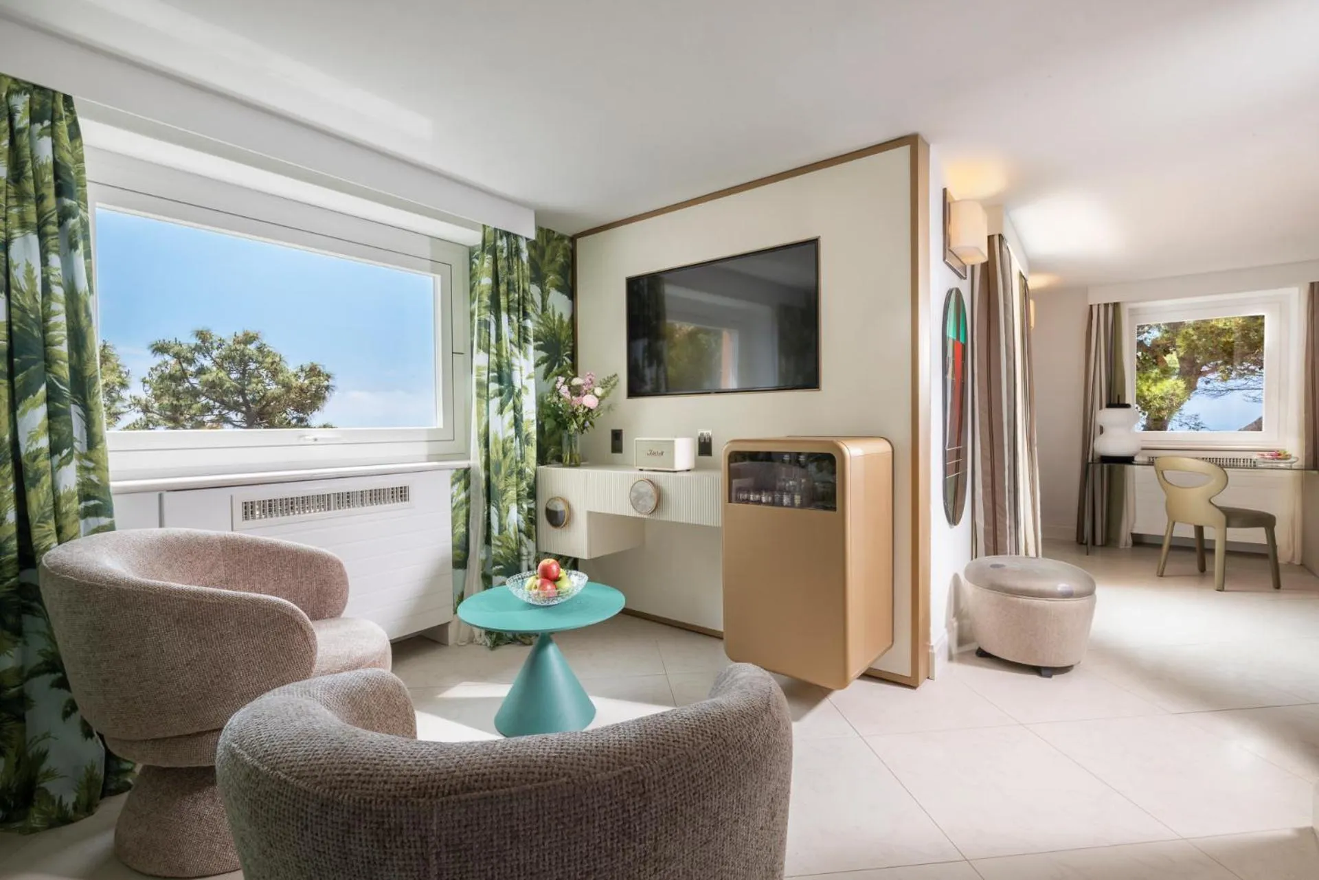 Photo of the whole room in Hotel Punta Tragara