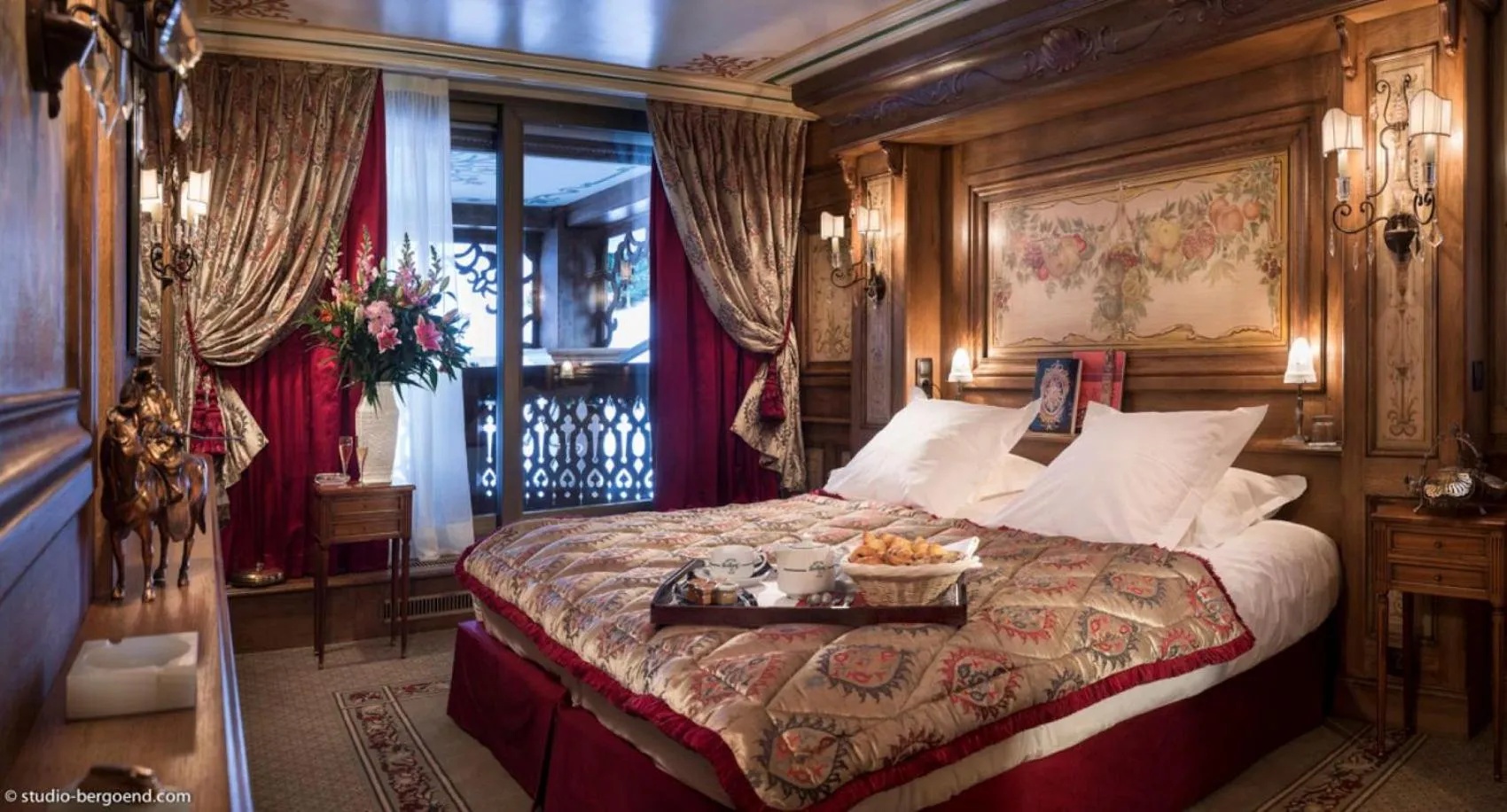 Bed in Hôtel de la Loze