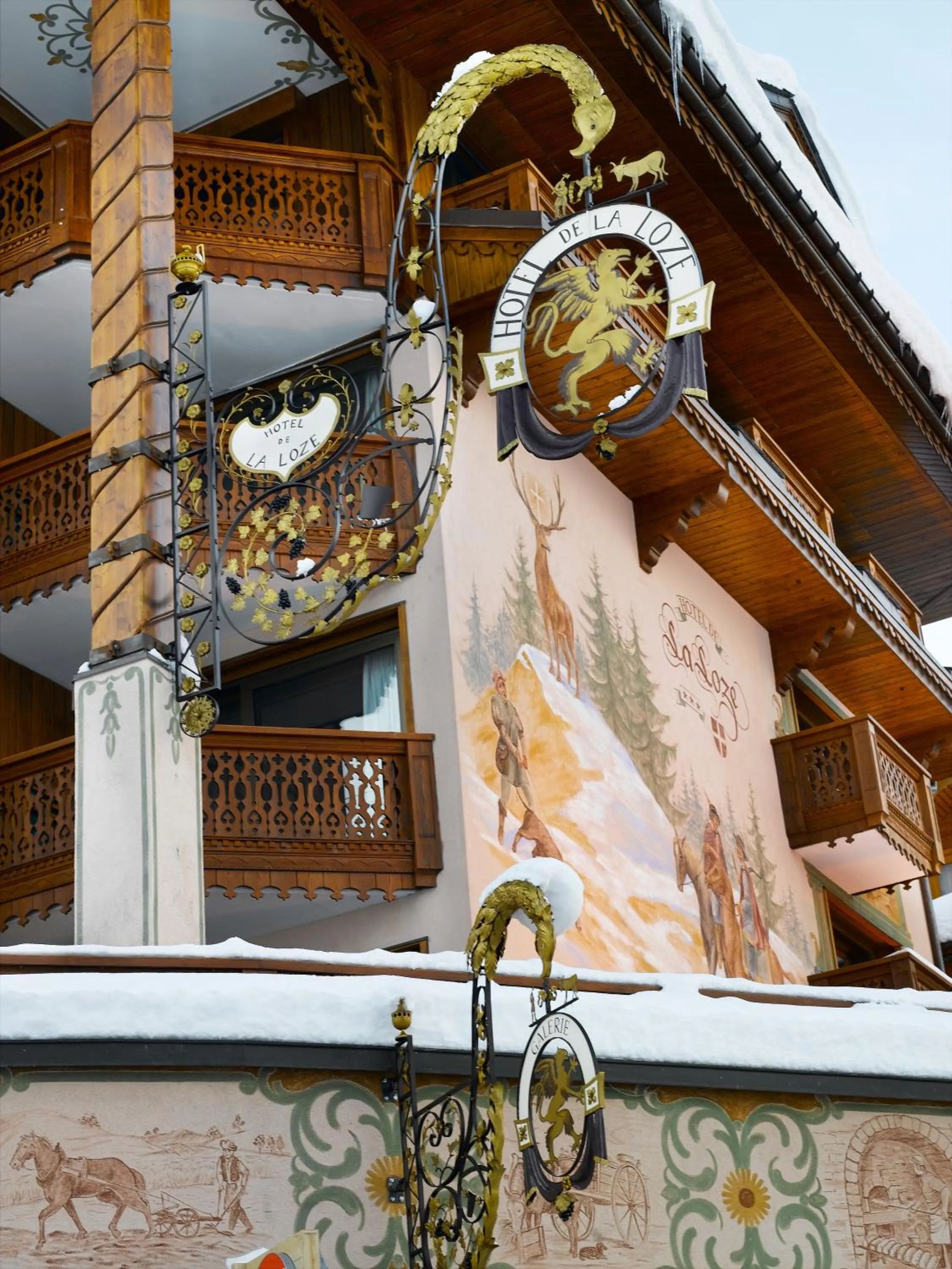 Facade/entrance in Hôtel de la Loze