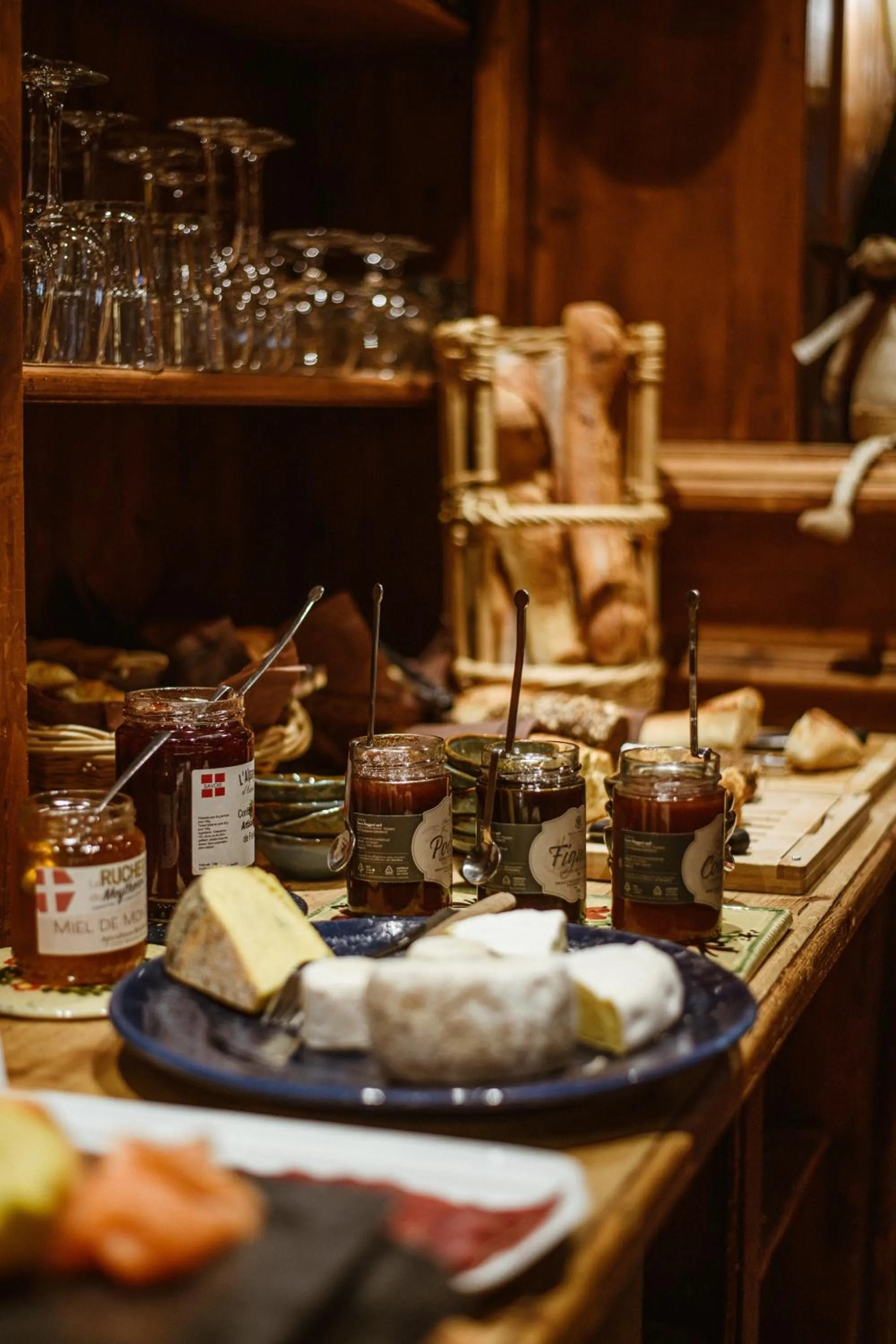 Restaurant/places to eat in Hôtel de la Loze