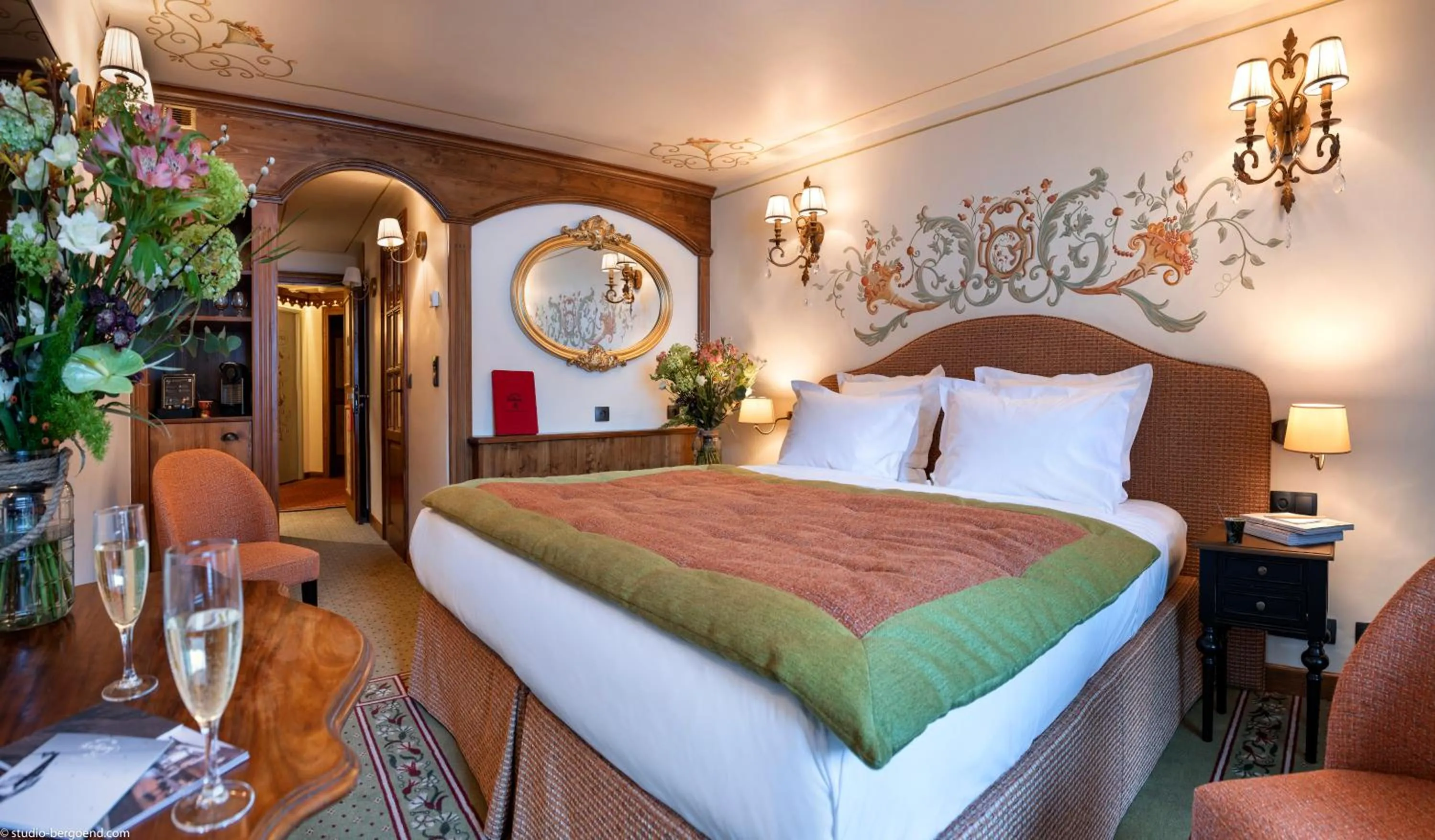 Photo of the whole room, Bed in Hôtel de la Loze