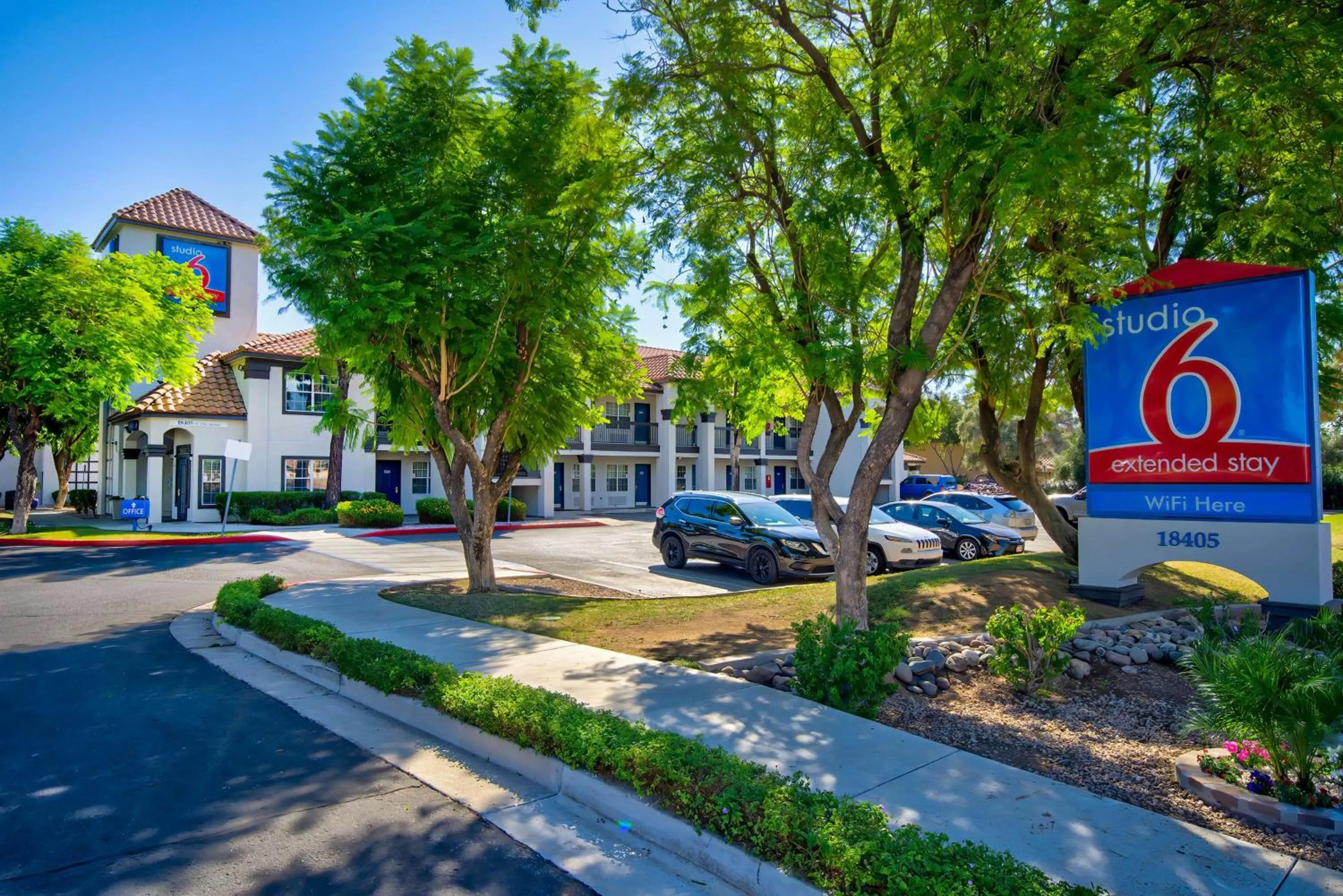 Property building in Studio 6-Phoenix, AZ - Deer Valley