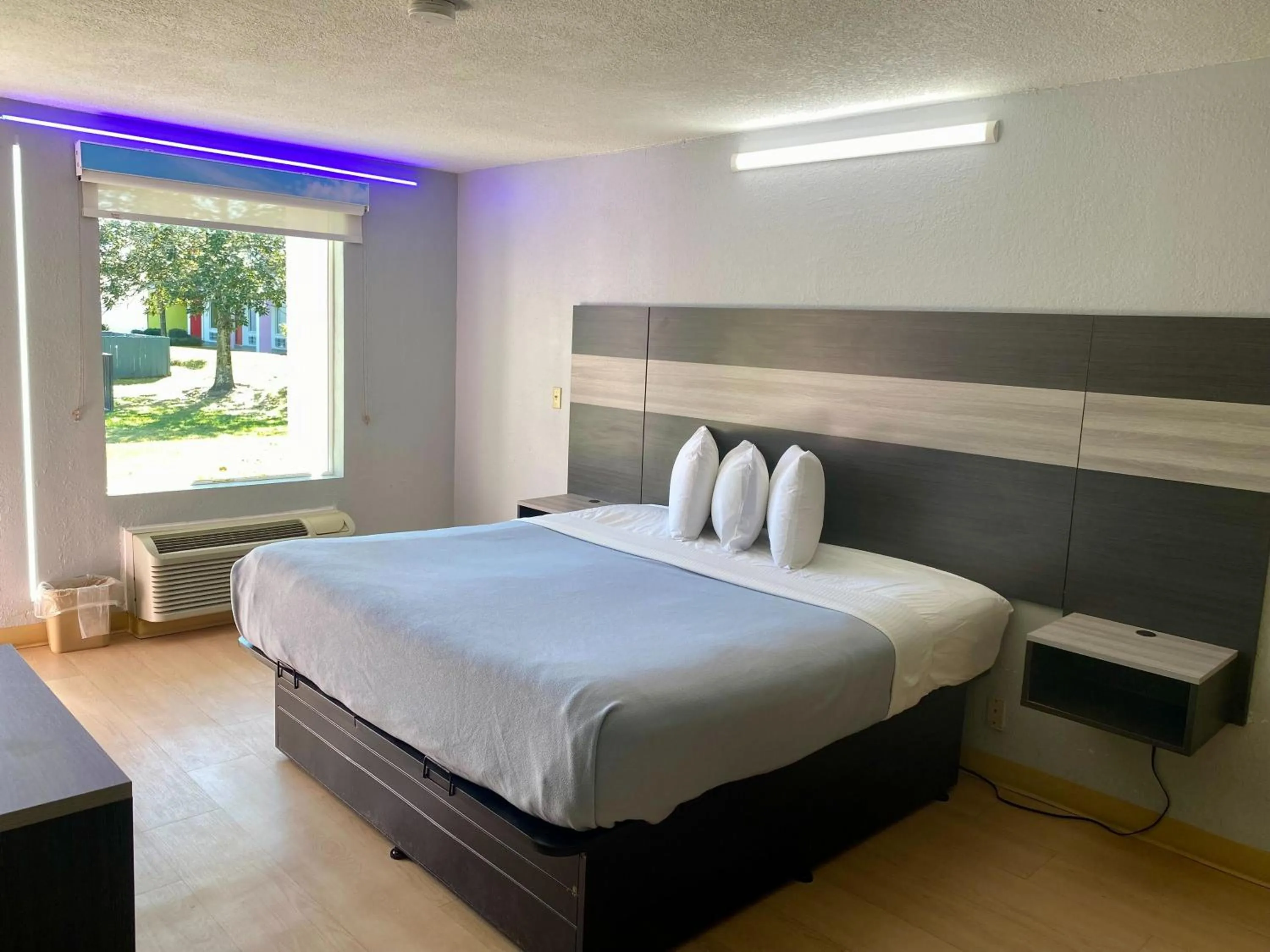 Bed in Rest and Relax Inn