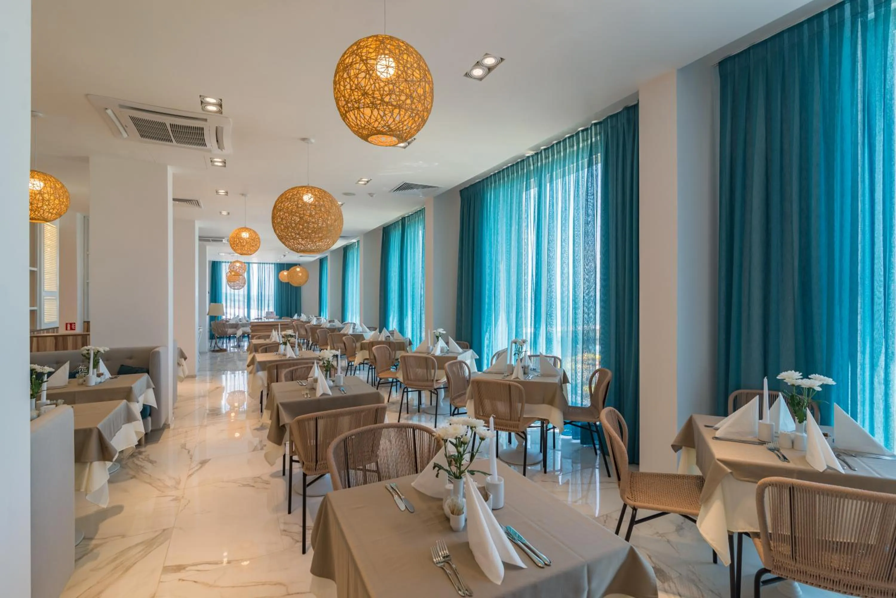 Restaurant/places to eat in HVD Nympha Hotel - Adults Only - Private Beach & Free Parking