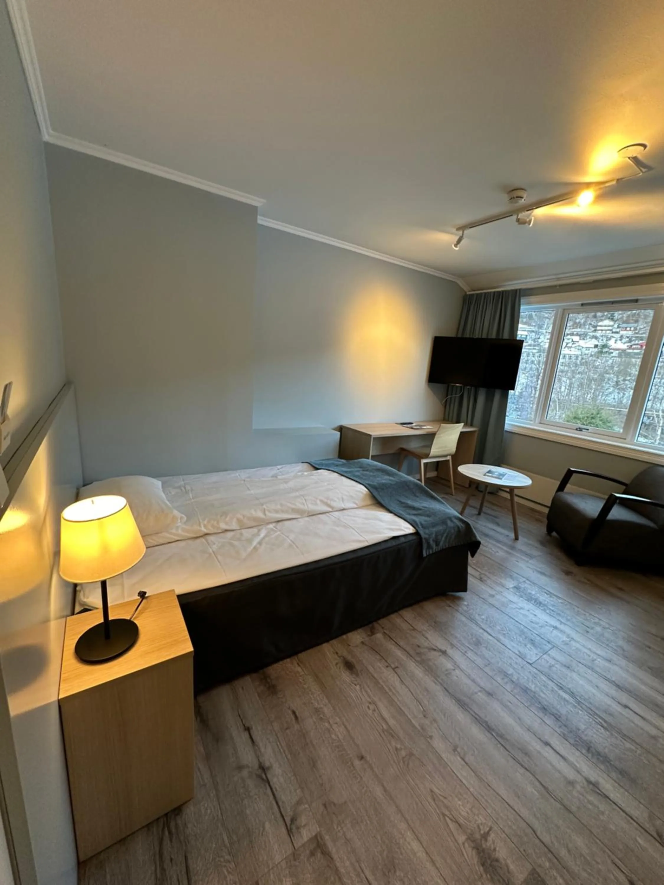 Photo of the whole room, Bed in Brakanes Hotel