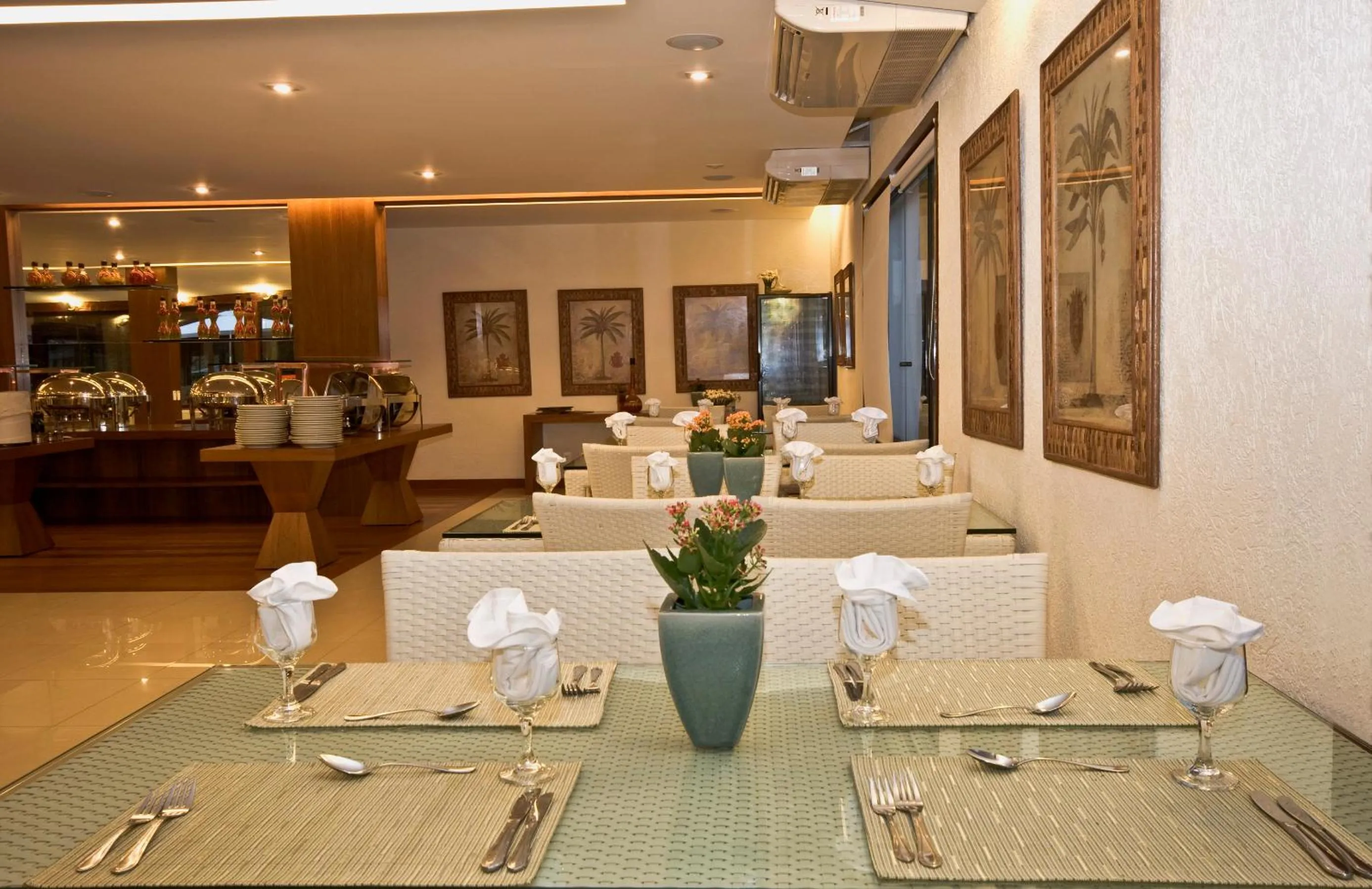 Restaurant/places to eat in Hotel Ferradura Resort