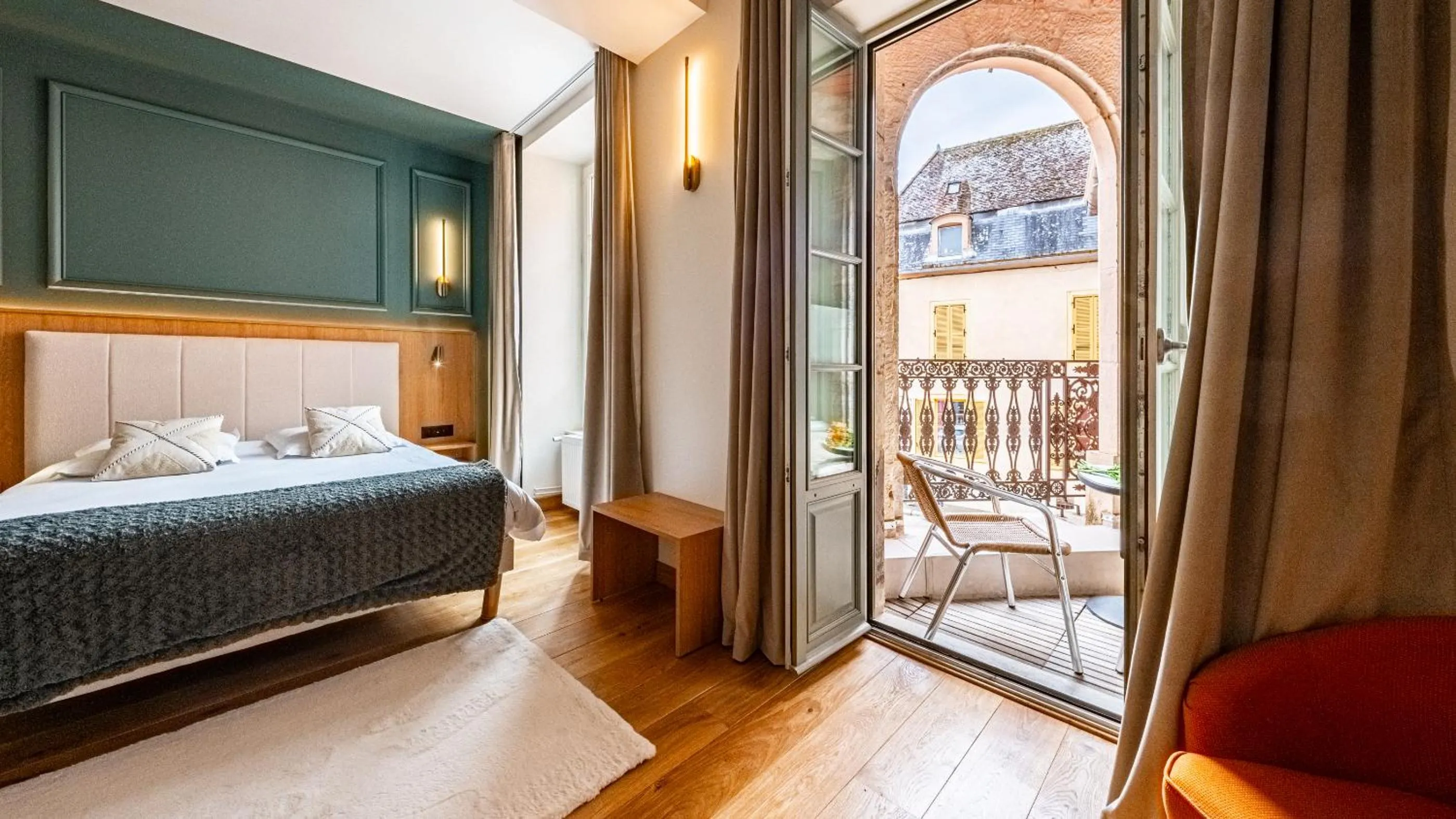 Property building, Bed in Hotel Relais De La Cote D'or