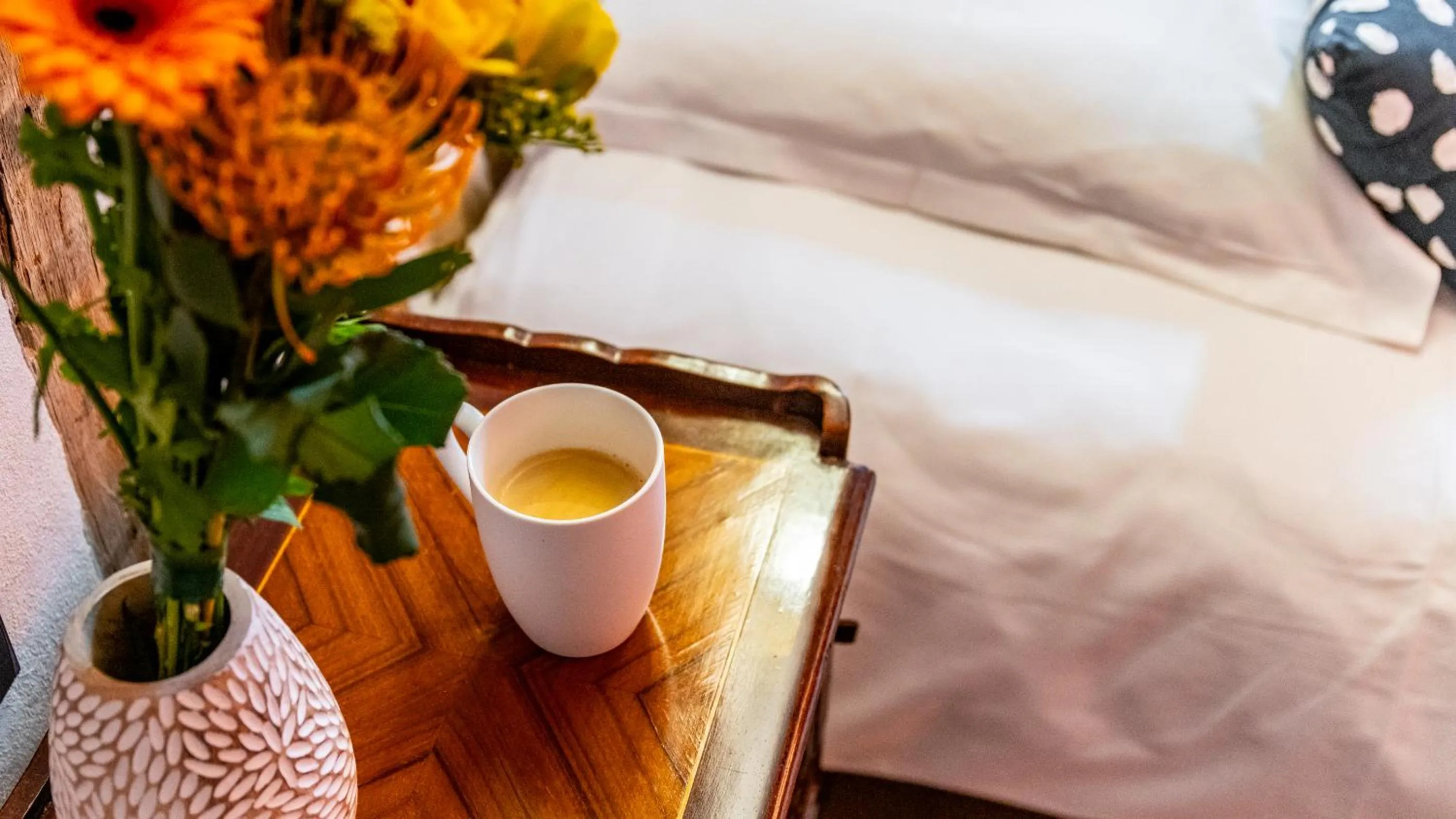 Bed in Hotel Relais De La Cote D'or