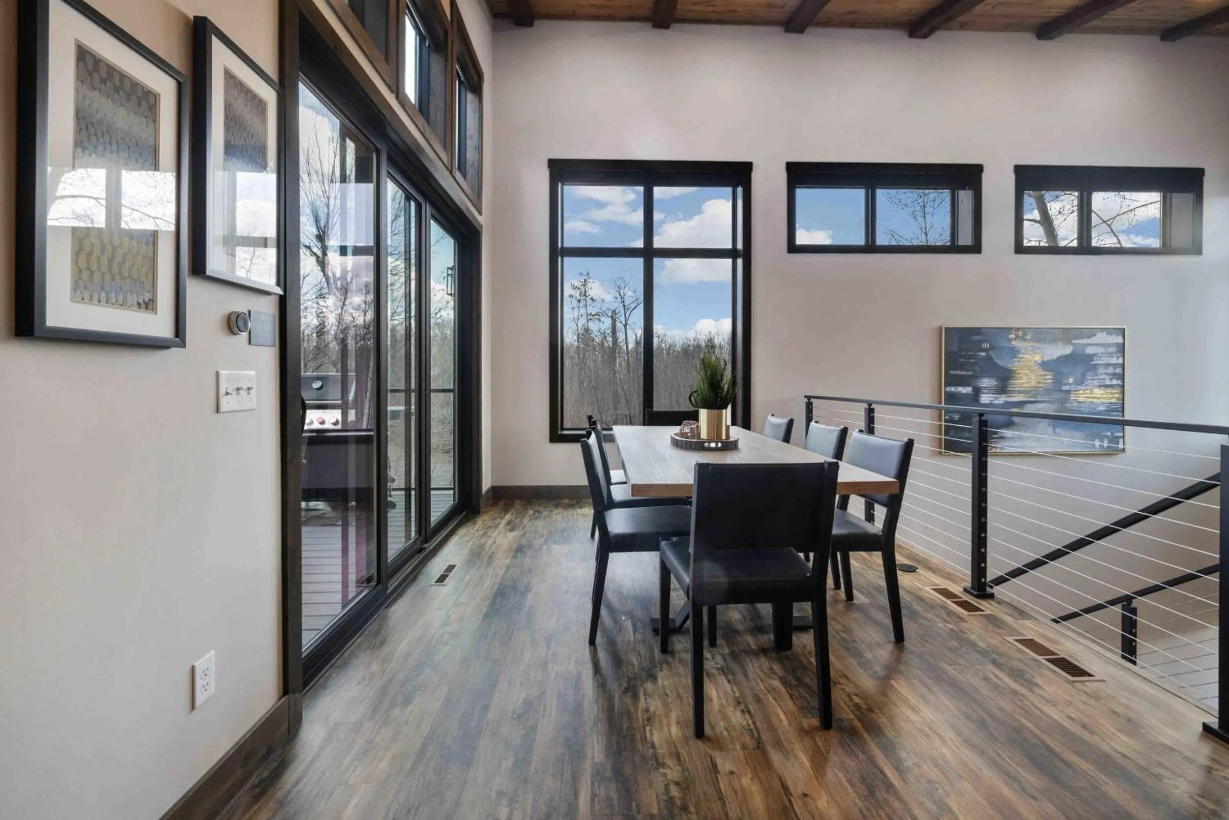 Dining area in Quarterdeck Resort
