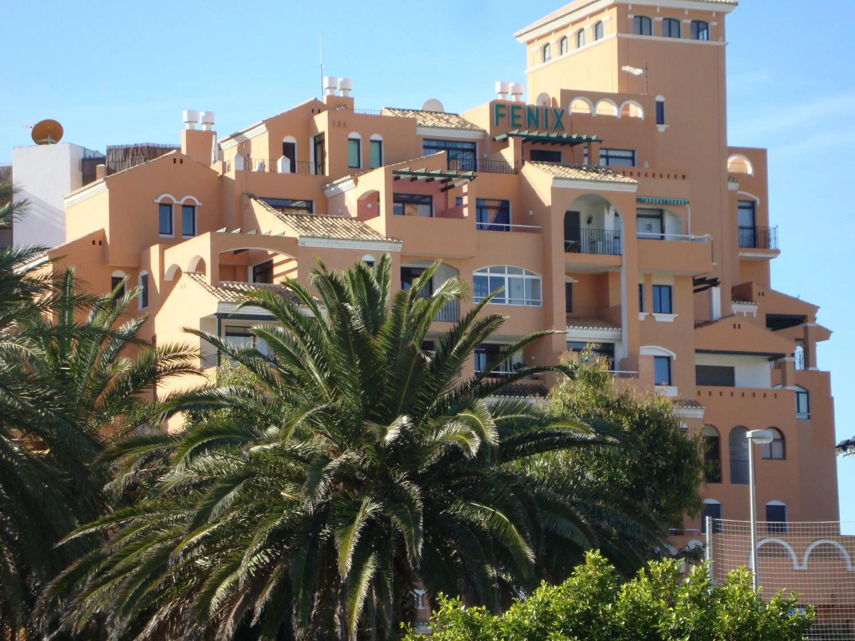 Property building in Fenix Apartamentos