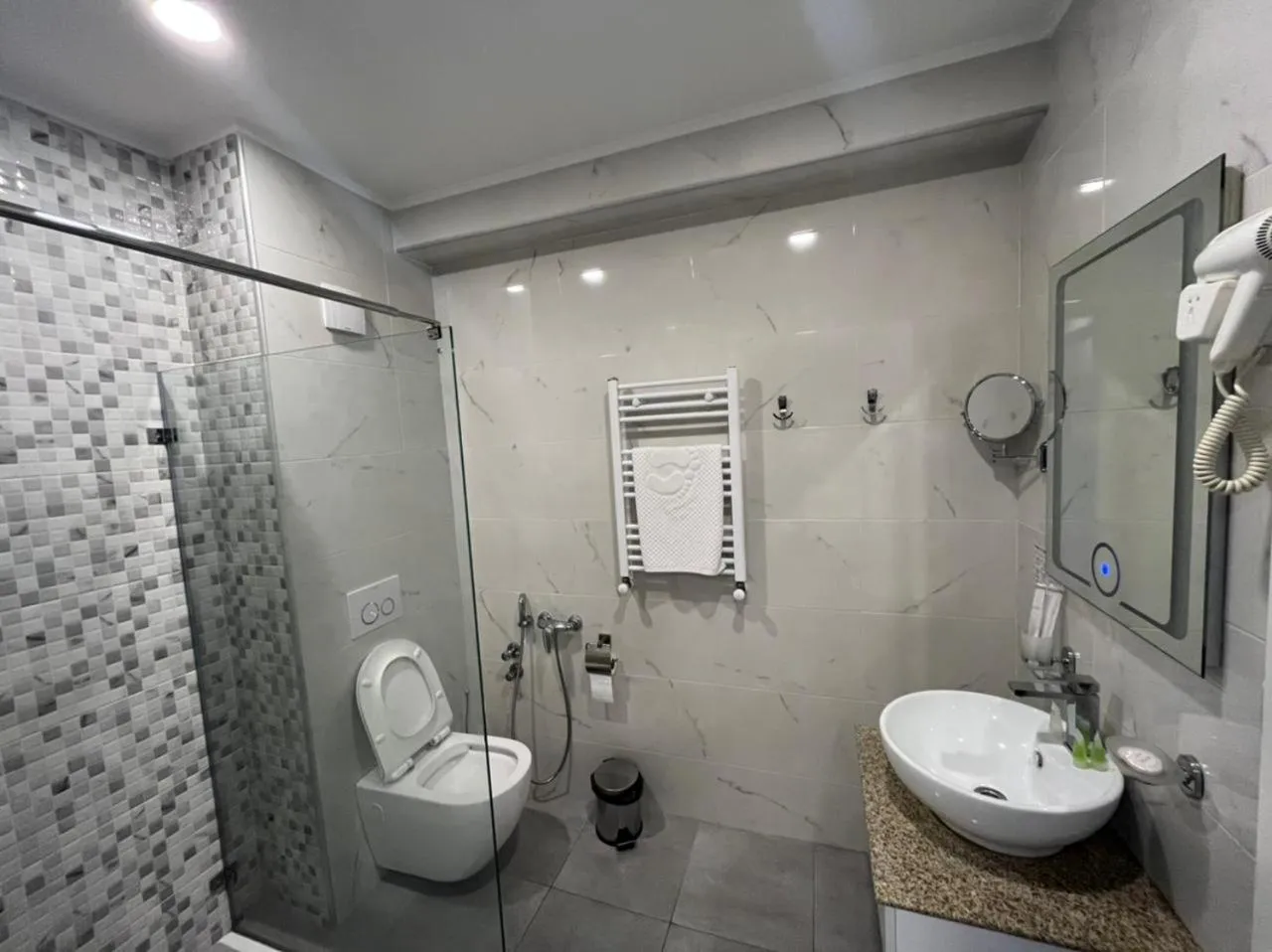 Shower in Hotel Genio