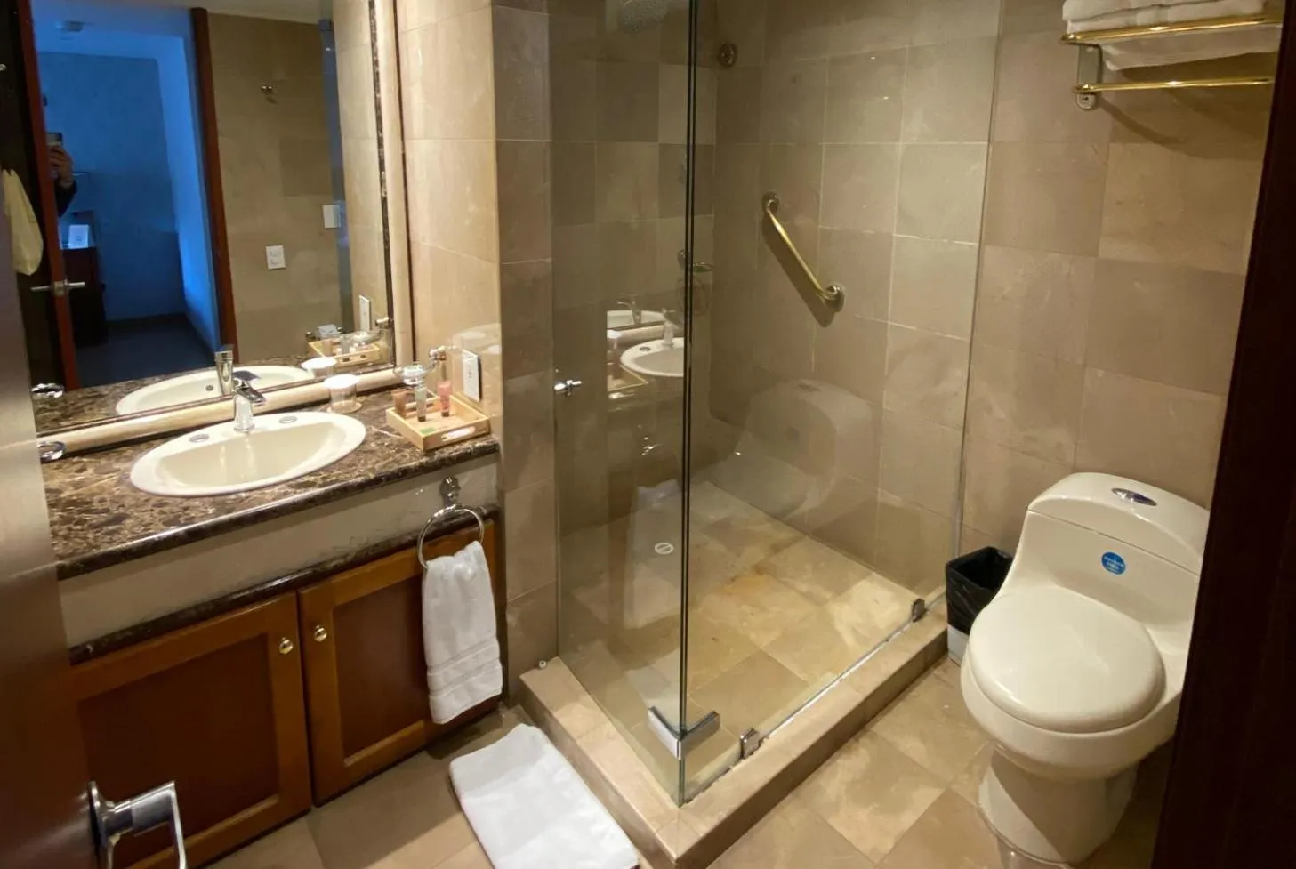 Bathroom in Hotel Portón de la Cabrera