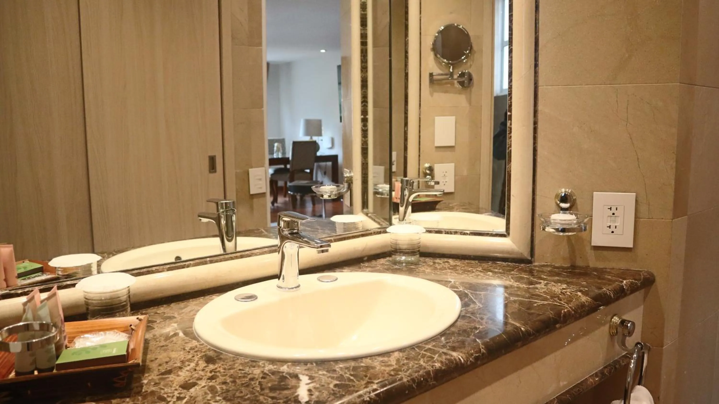 Bathroom in Hotel Portón de la Cabrera