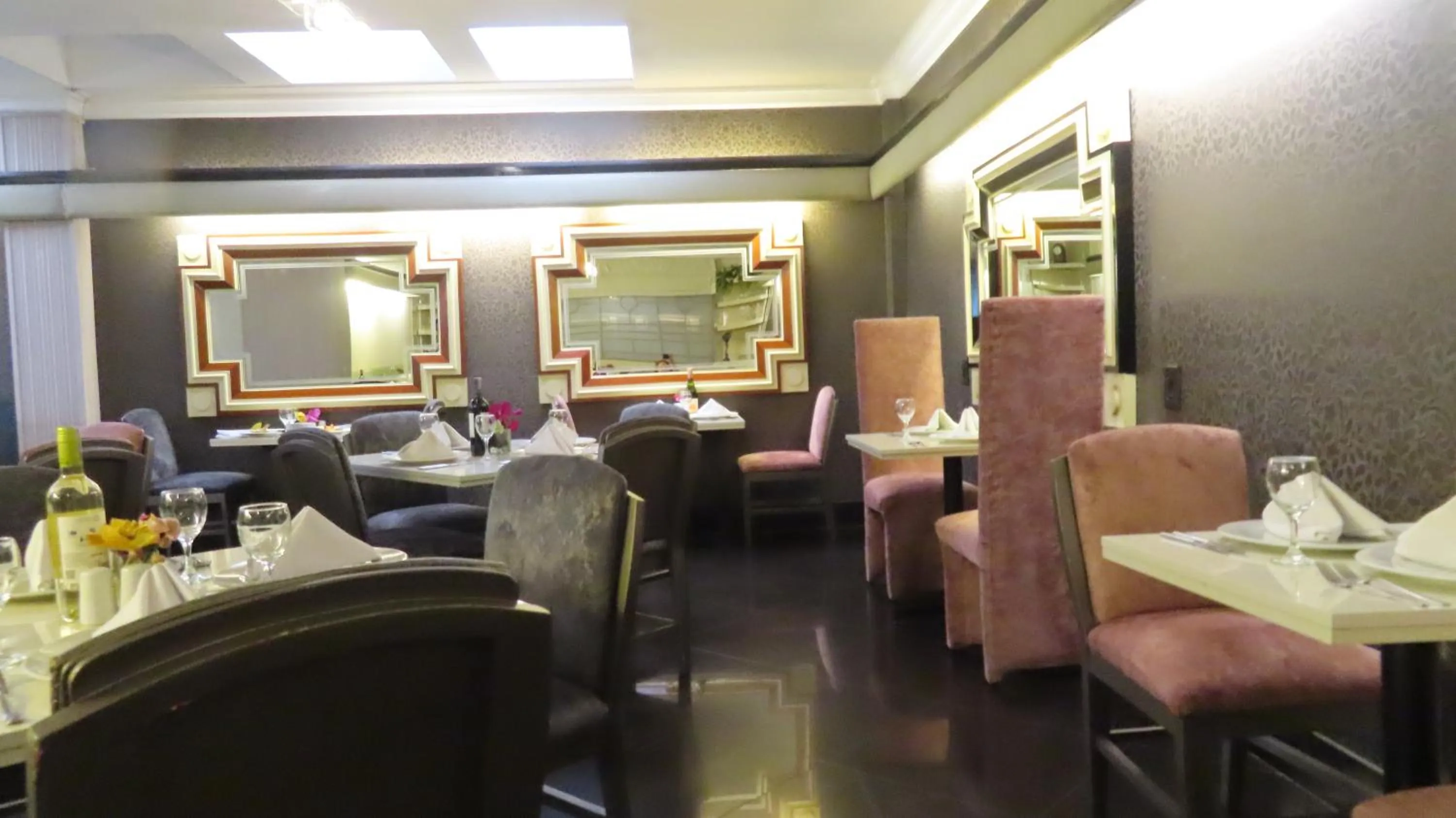 Restaurant/places to eat in Lancaster House