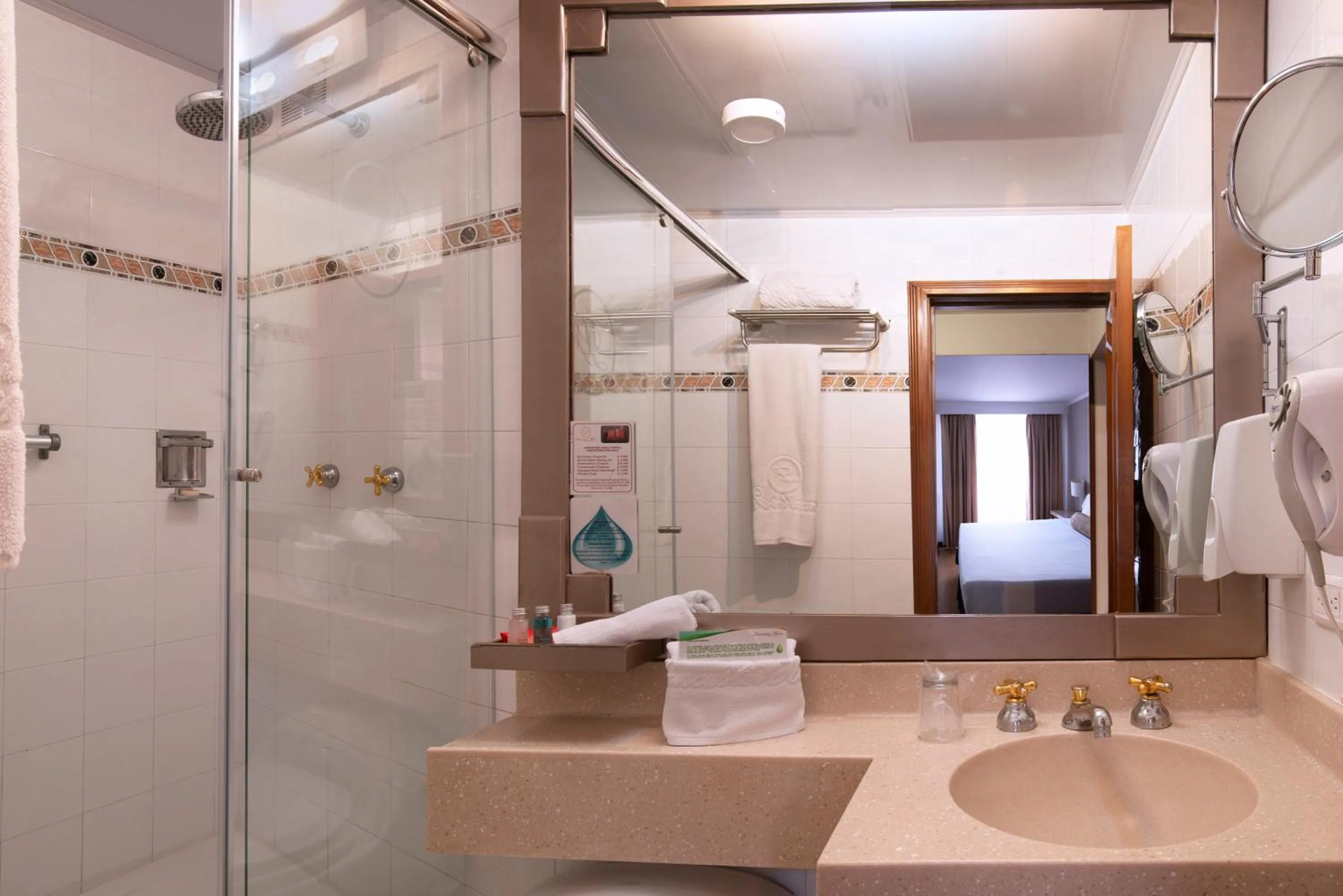 Shower in Lancaster House