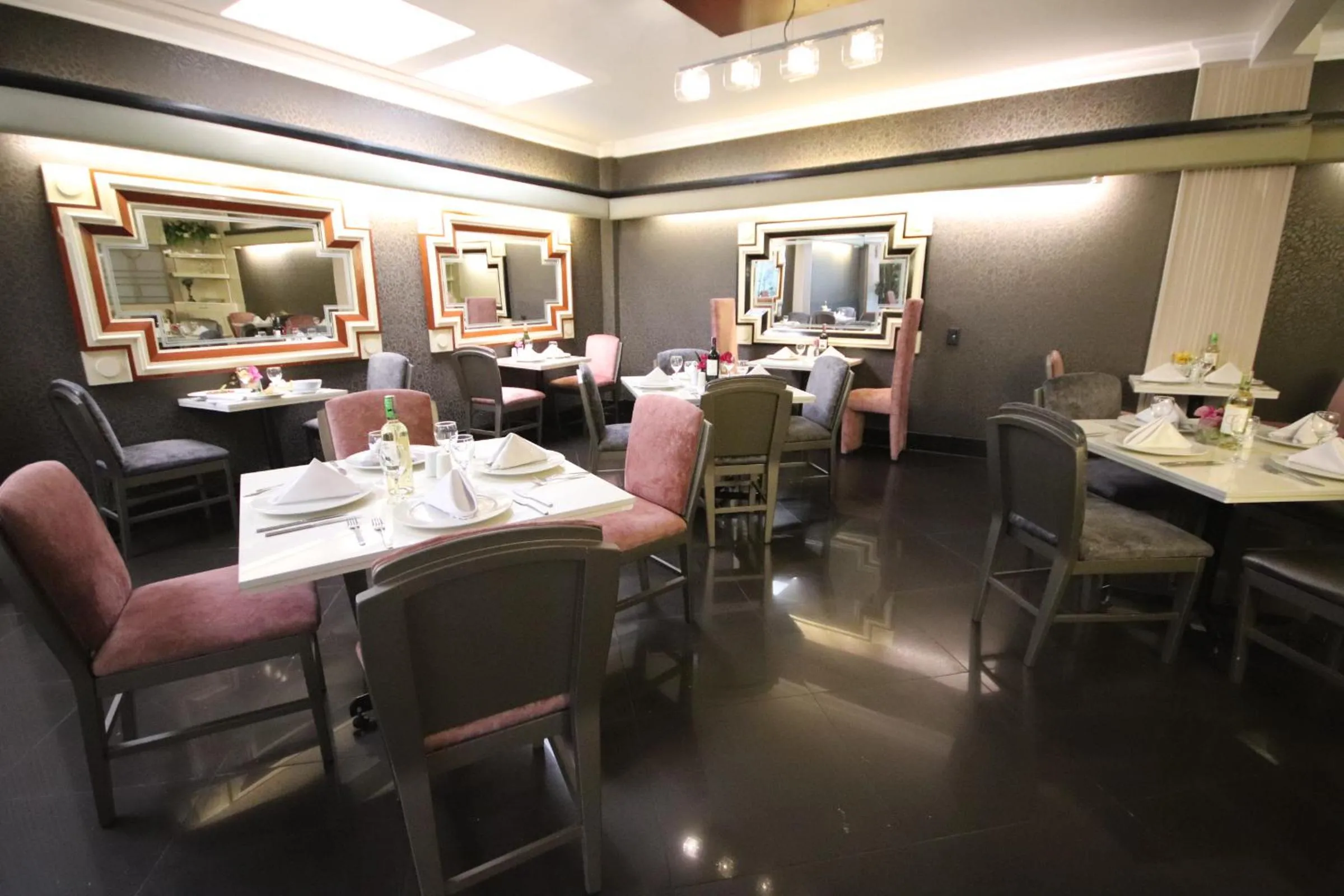 Restaurant/places to eat in Lancaster House