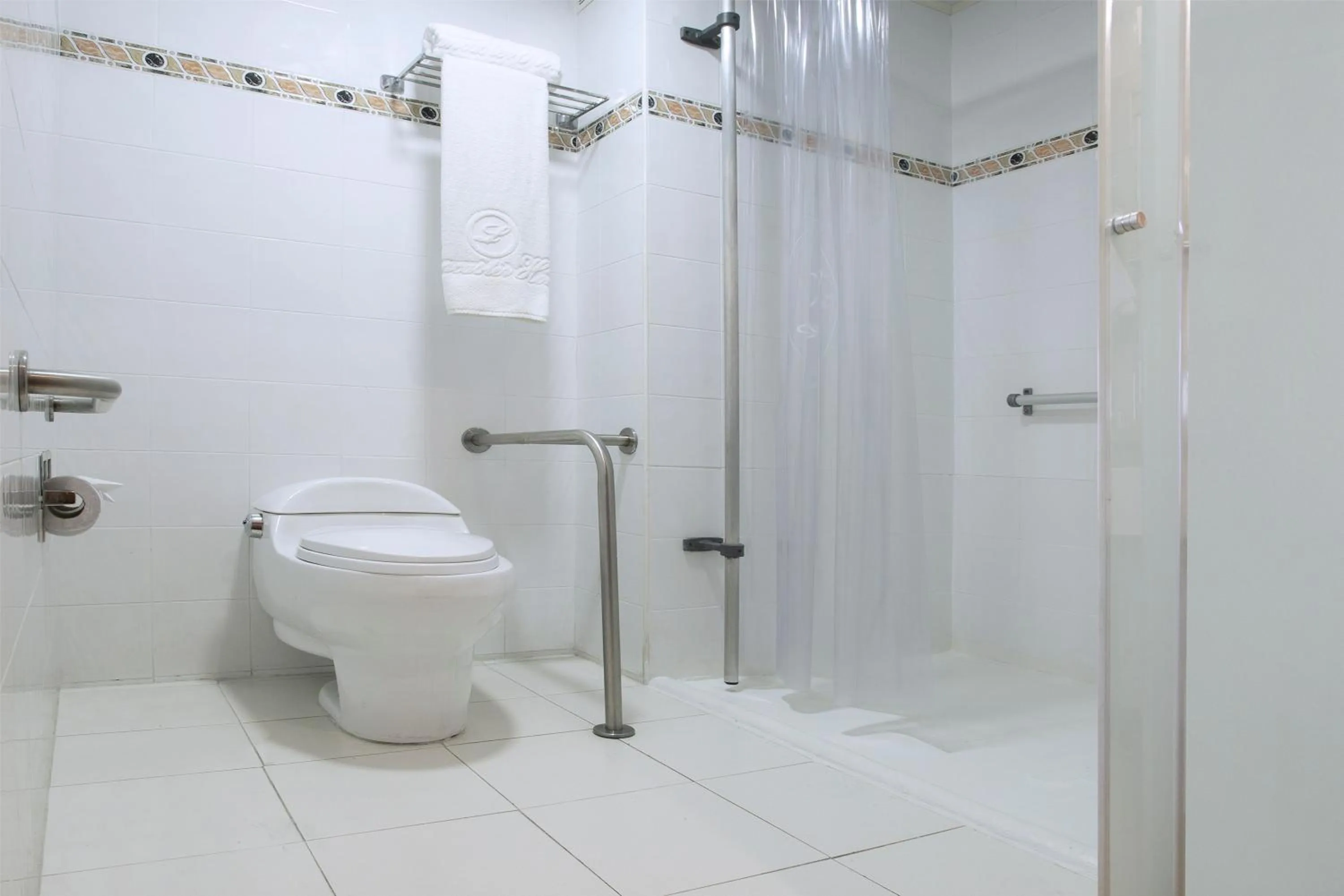 Shower in Lancaster House