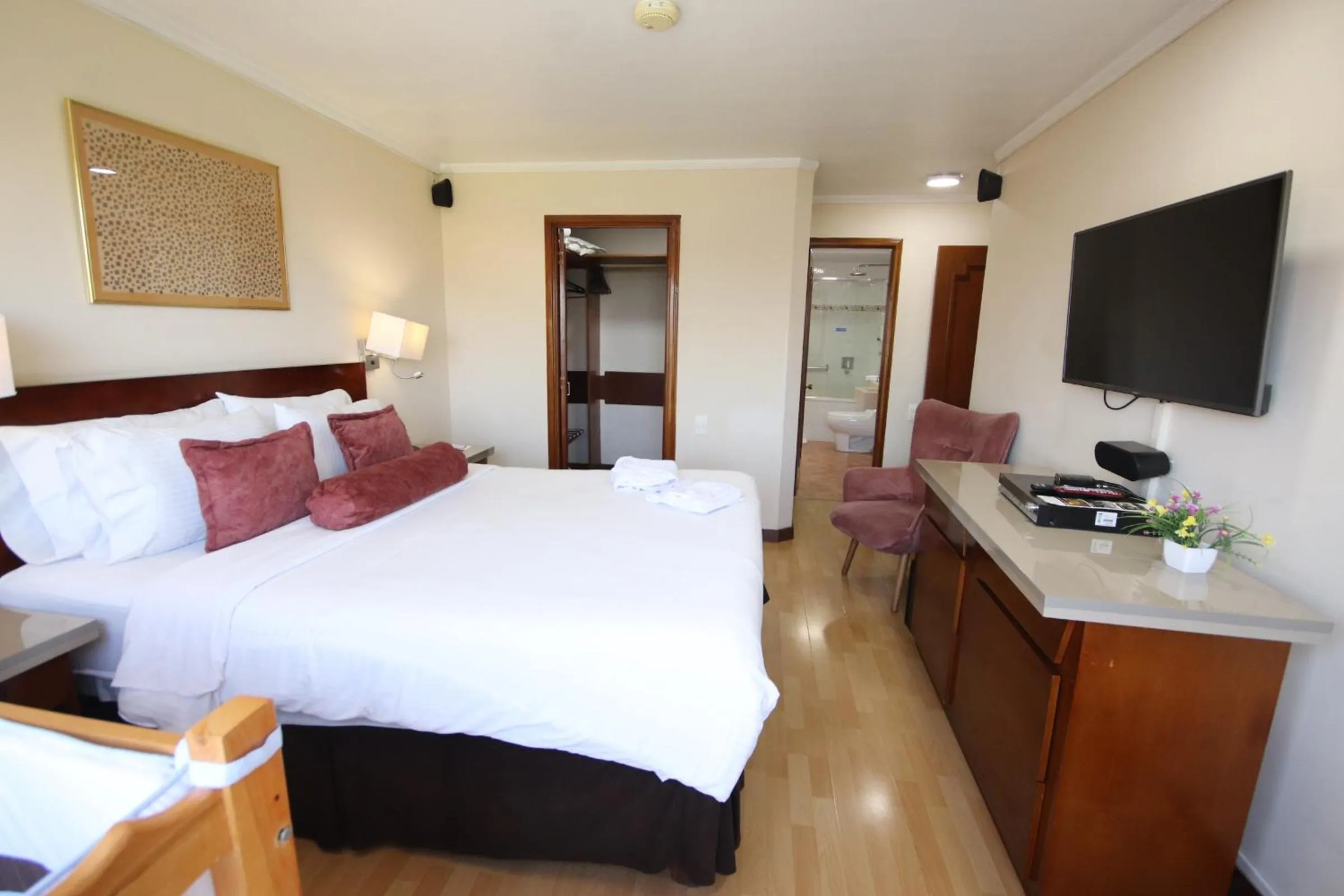 Bedroom, Bed in Lancaster House