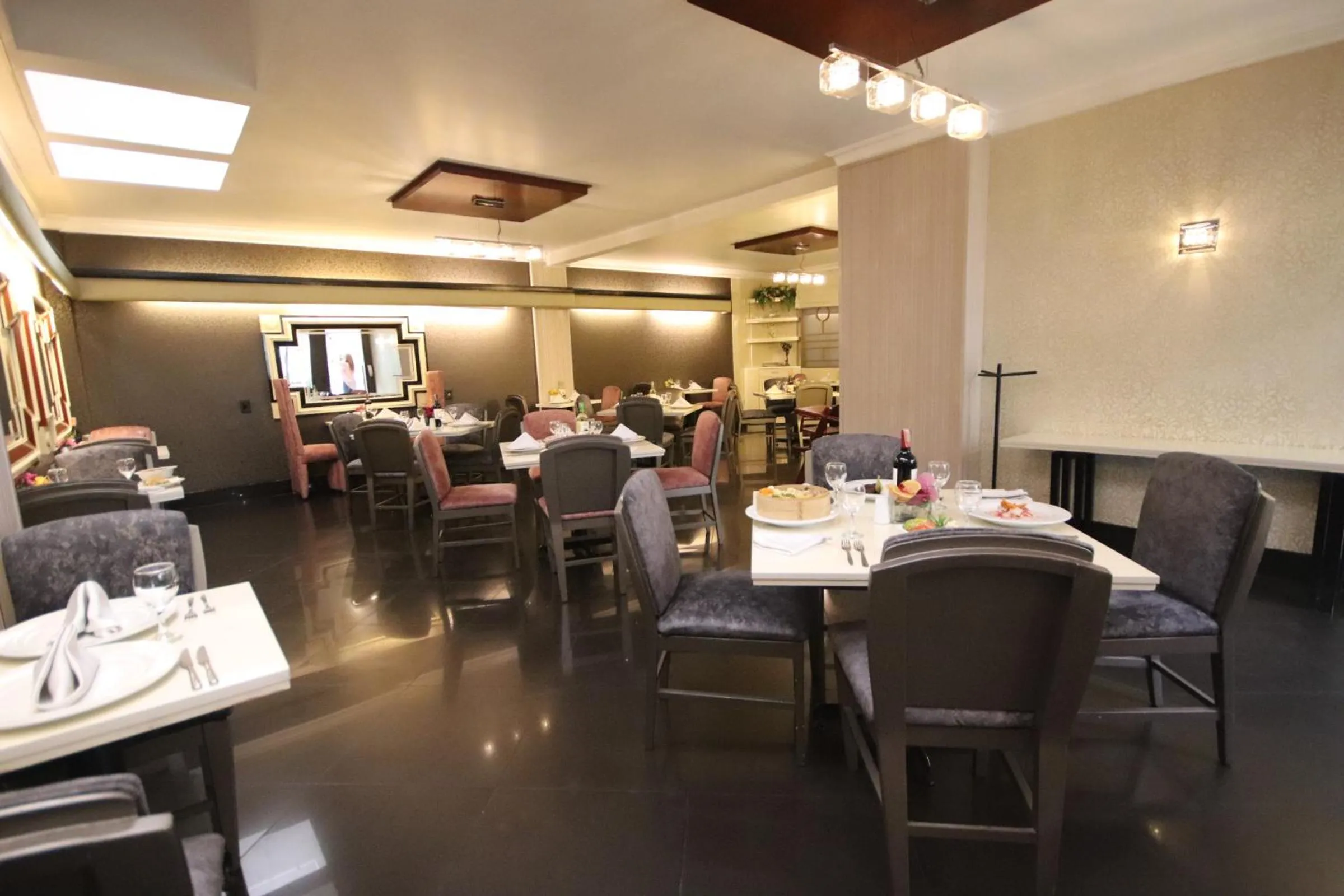 Restaurant/places to eat in Lancaster House