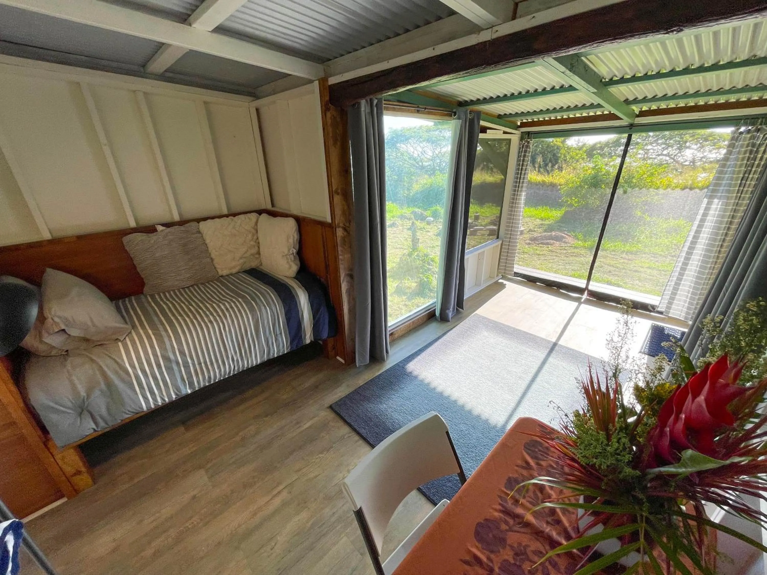 Photo of the whole room, Bed in Gingerhill Farm Retreat