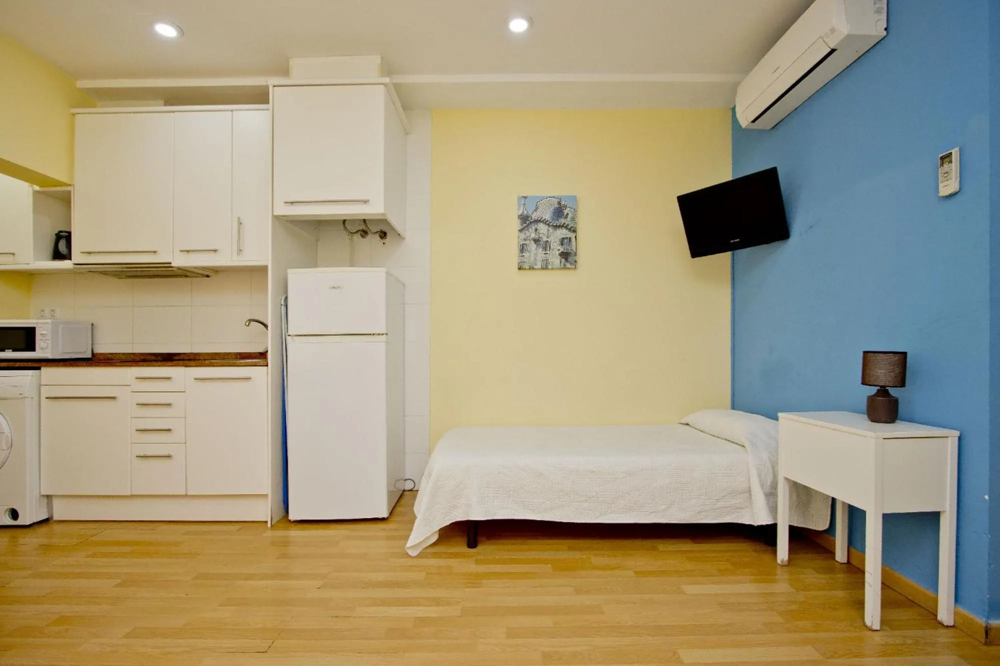 Bed in Barcelona City Apartment