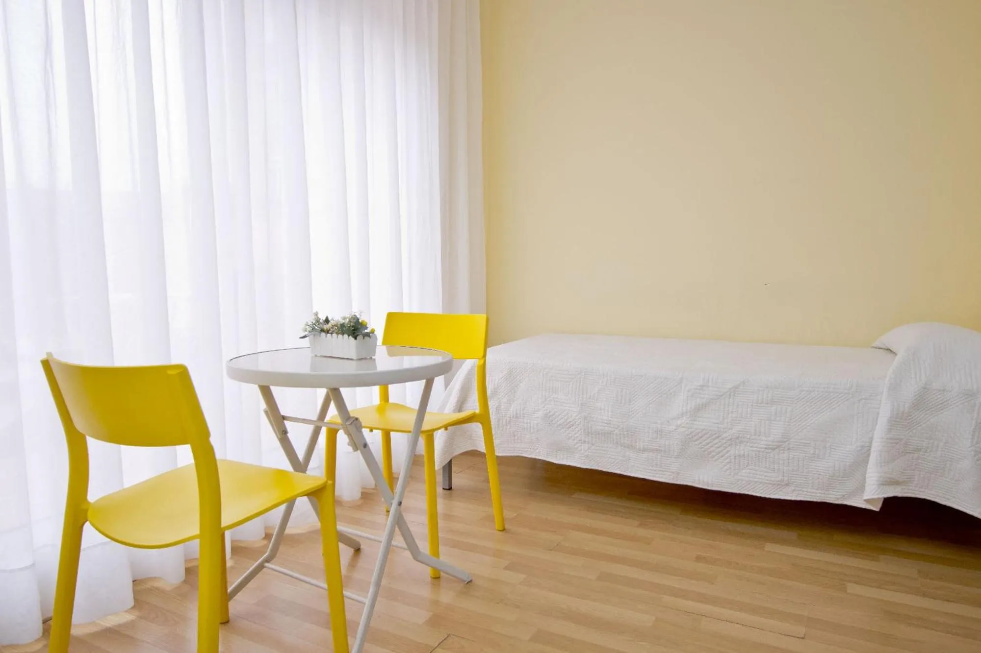 Bed in Barcelona City Apartment