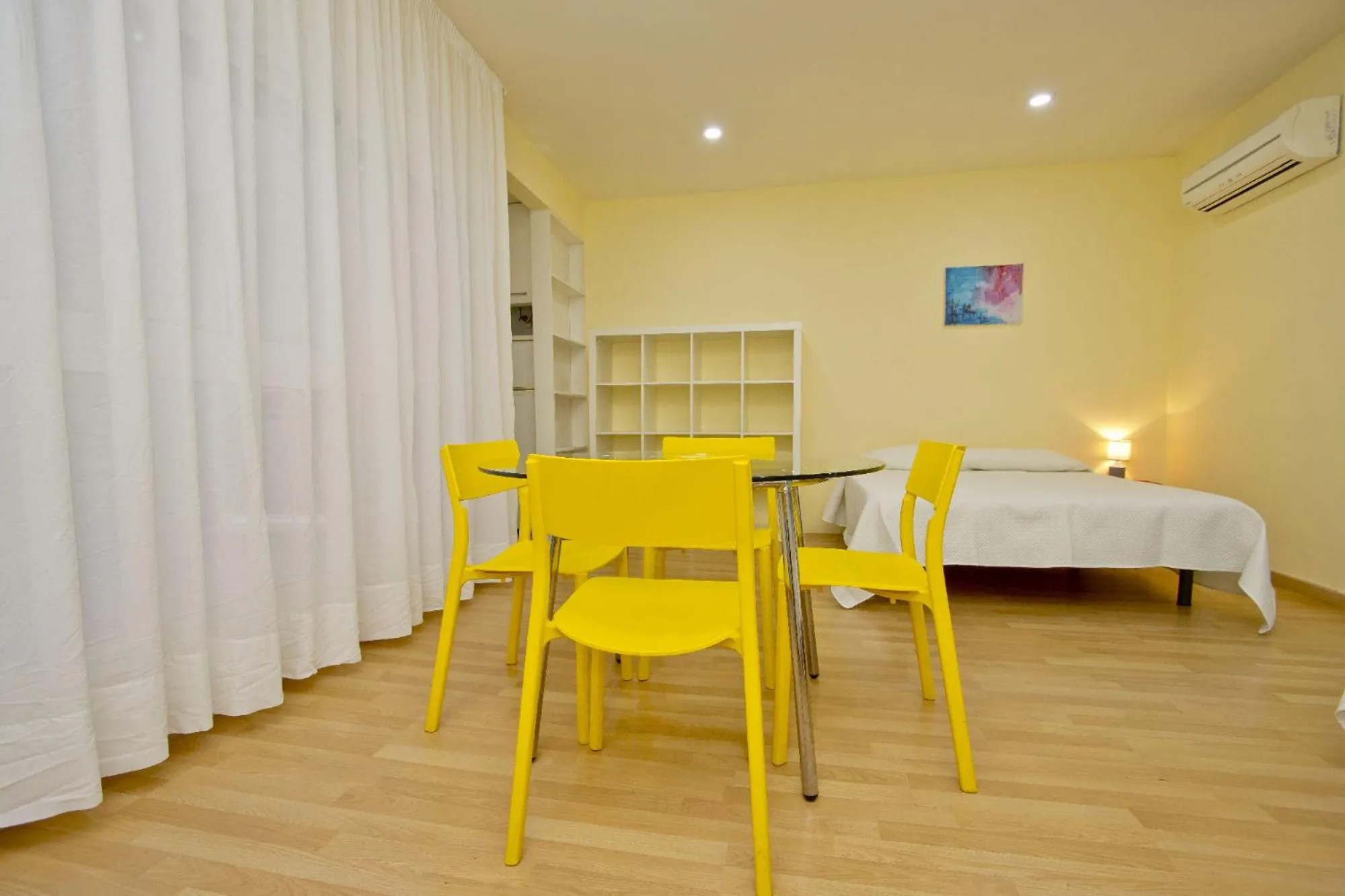 Bed in Barcelona City Apartment