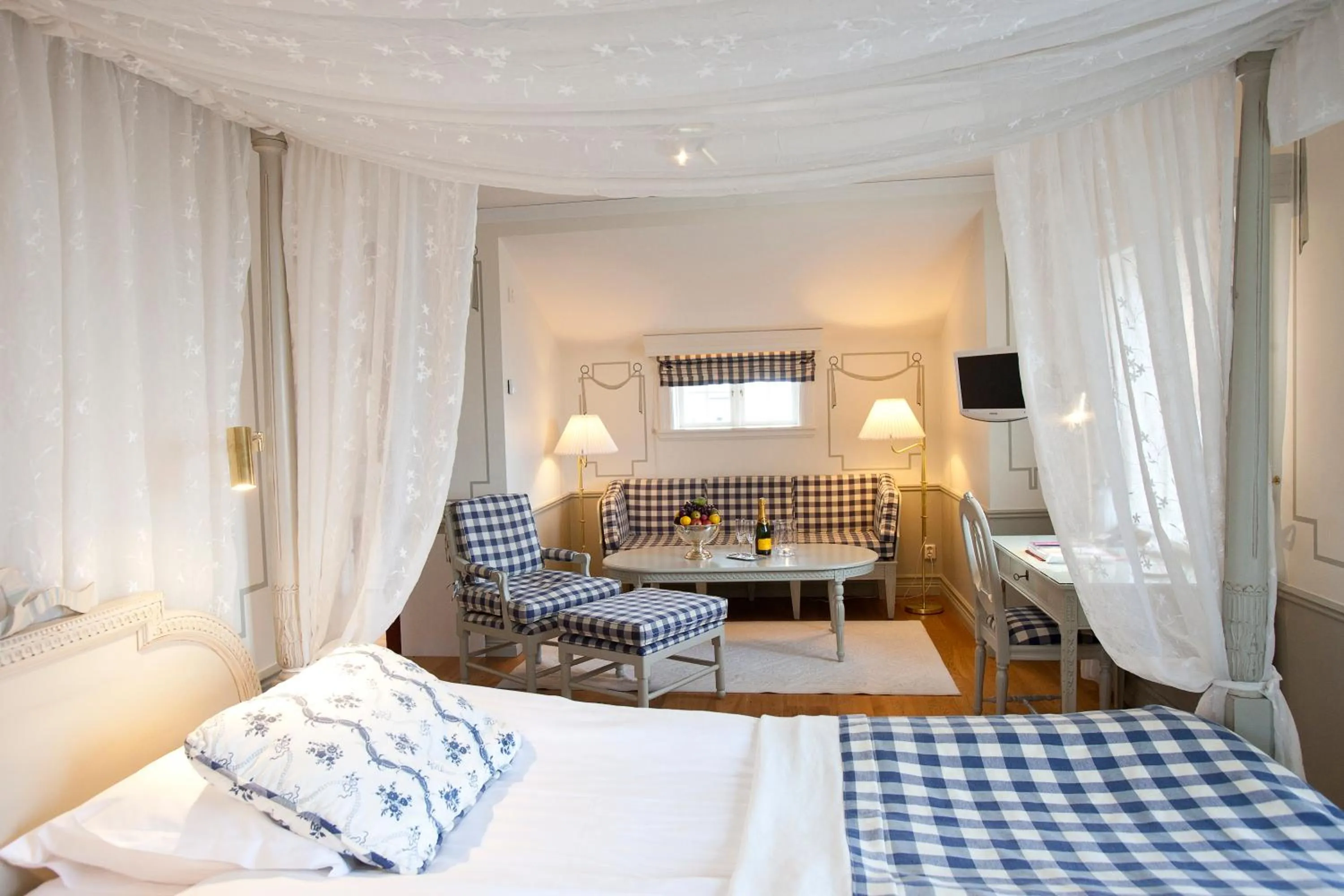 Day, Bed in Tällbergsgårdens Hotell