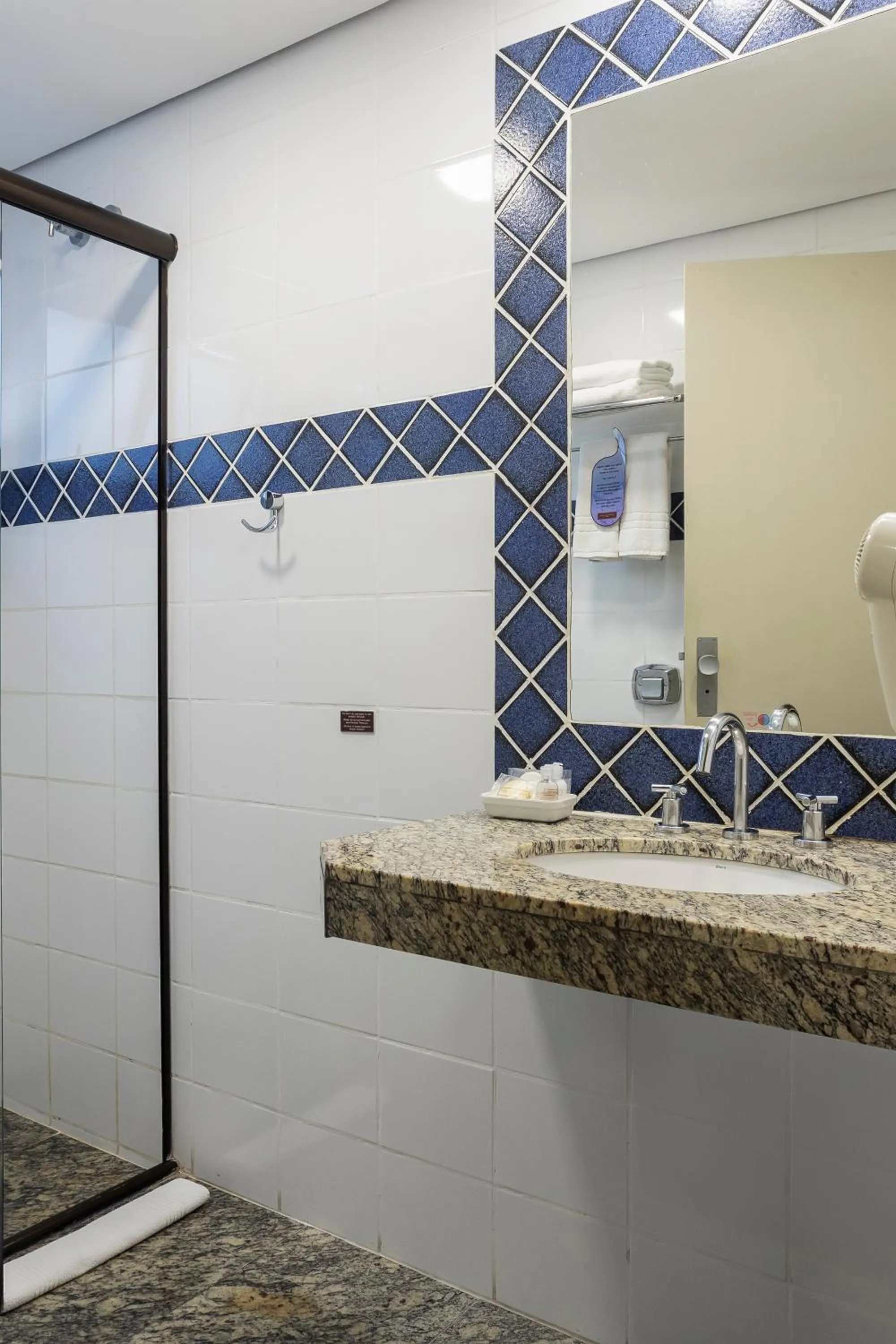 Shower in Porto da Ilha Hotel