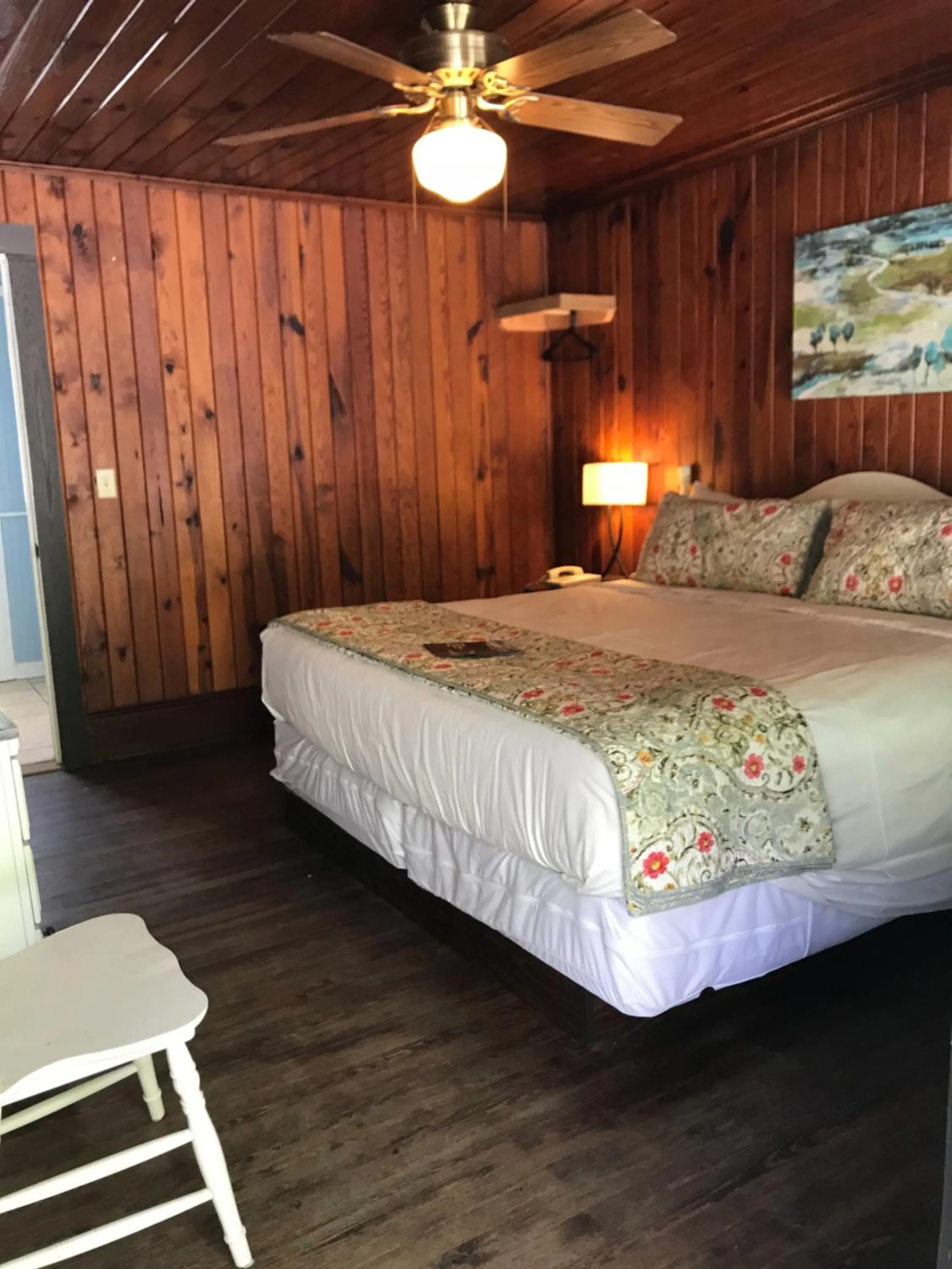 Bedroom, Bed in Riverside Lodge at Chimney Rock