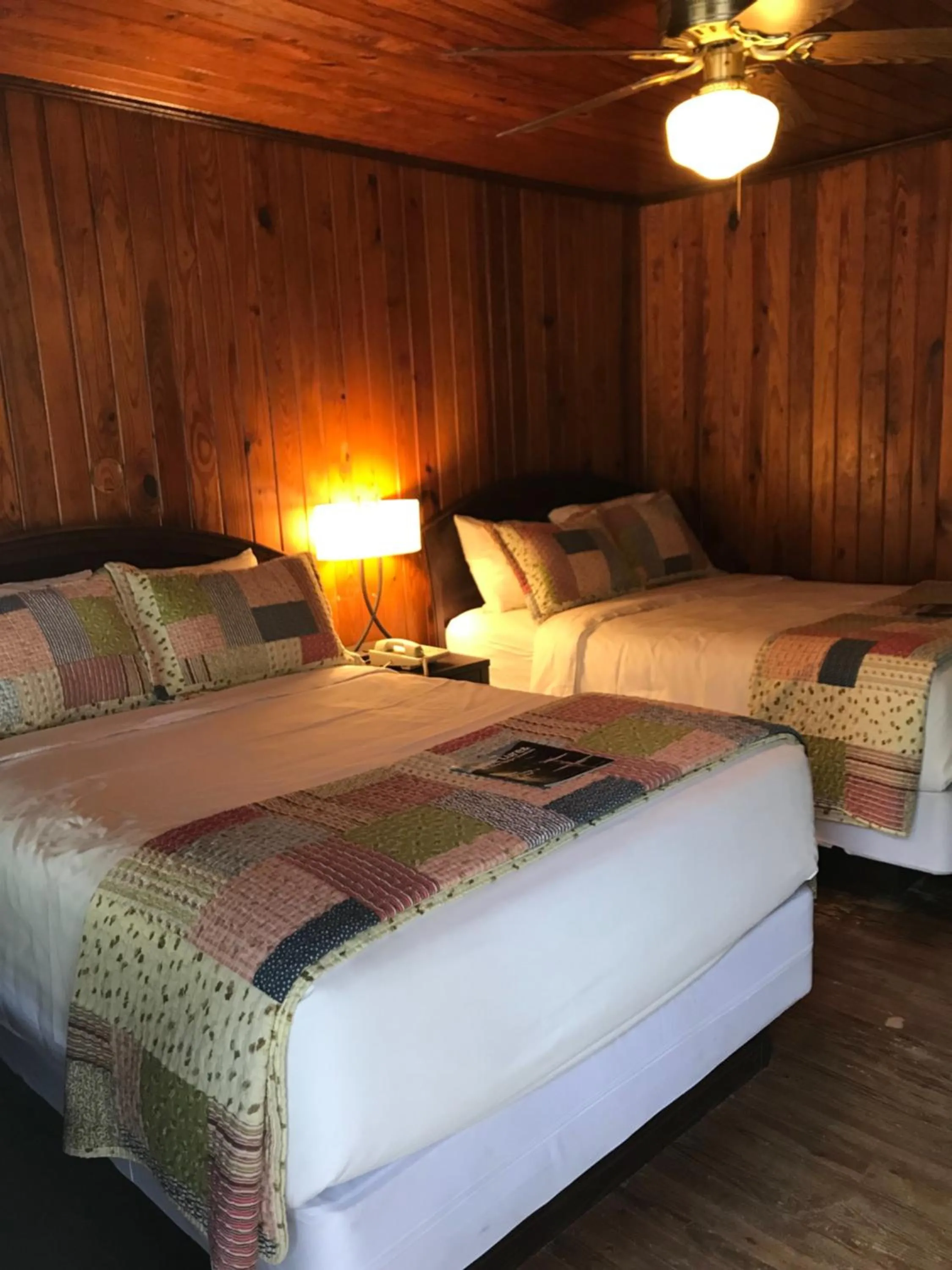 Balcony/Terrace, Bed in Riverside Lodge at Chimney Rock