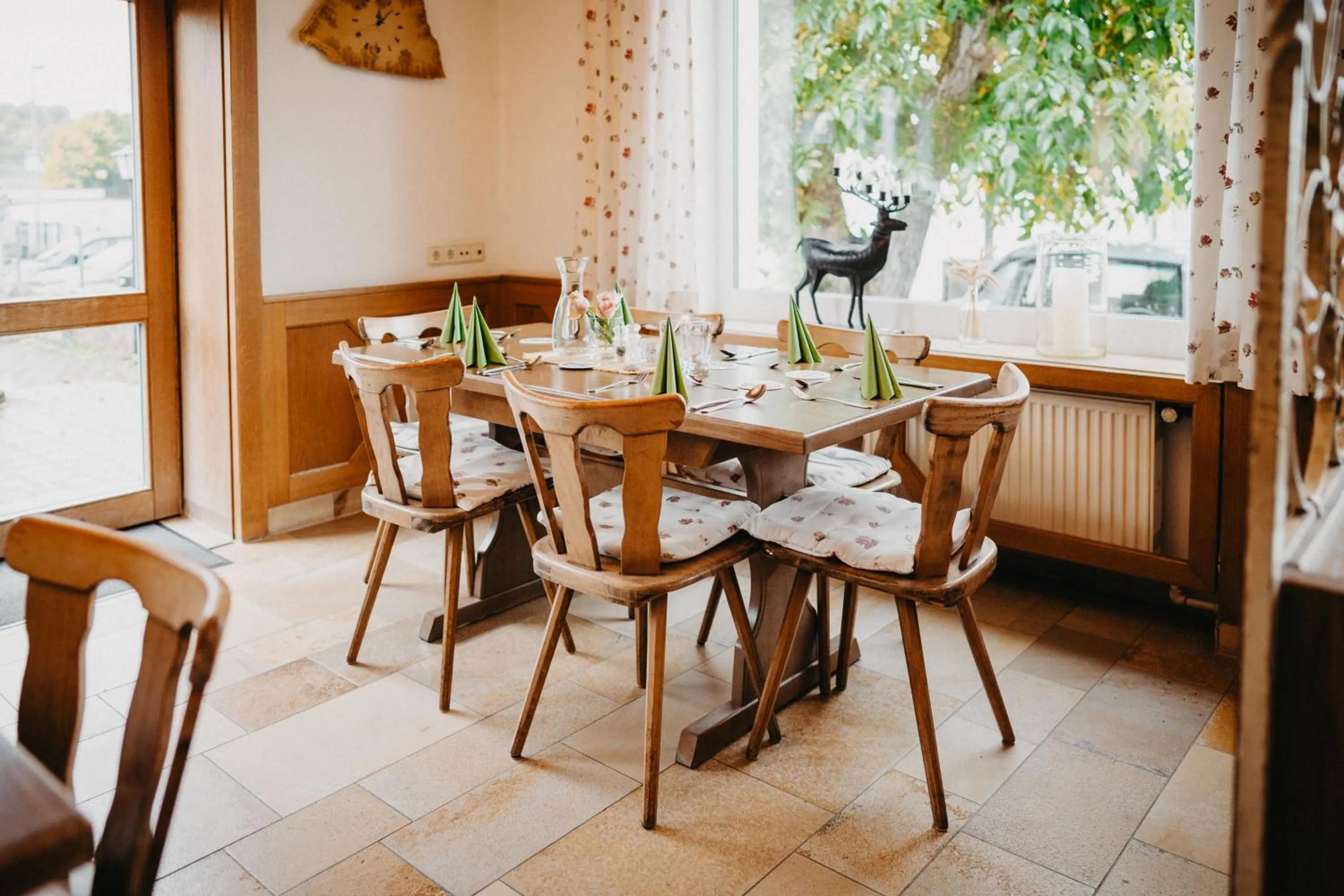 Restaurant/places to eat in Hirschenwirt