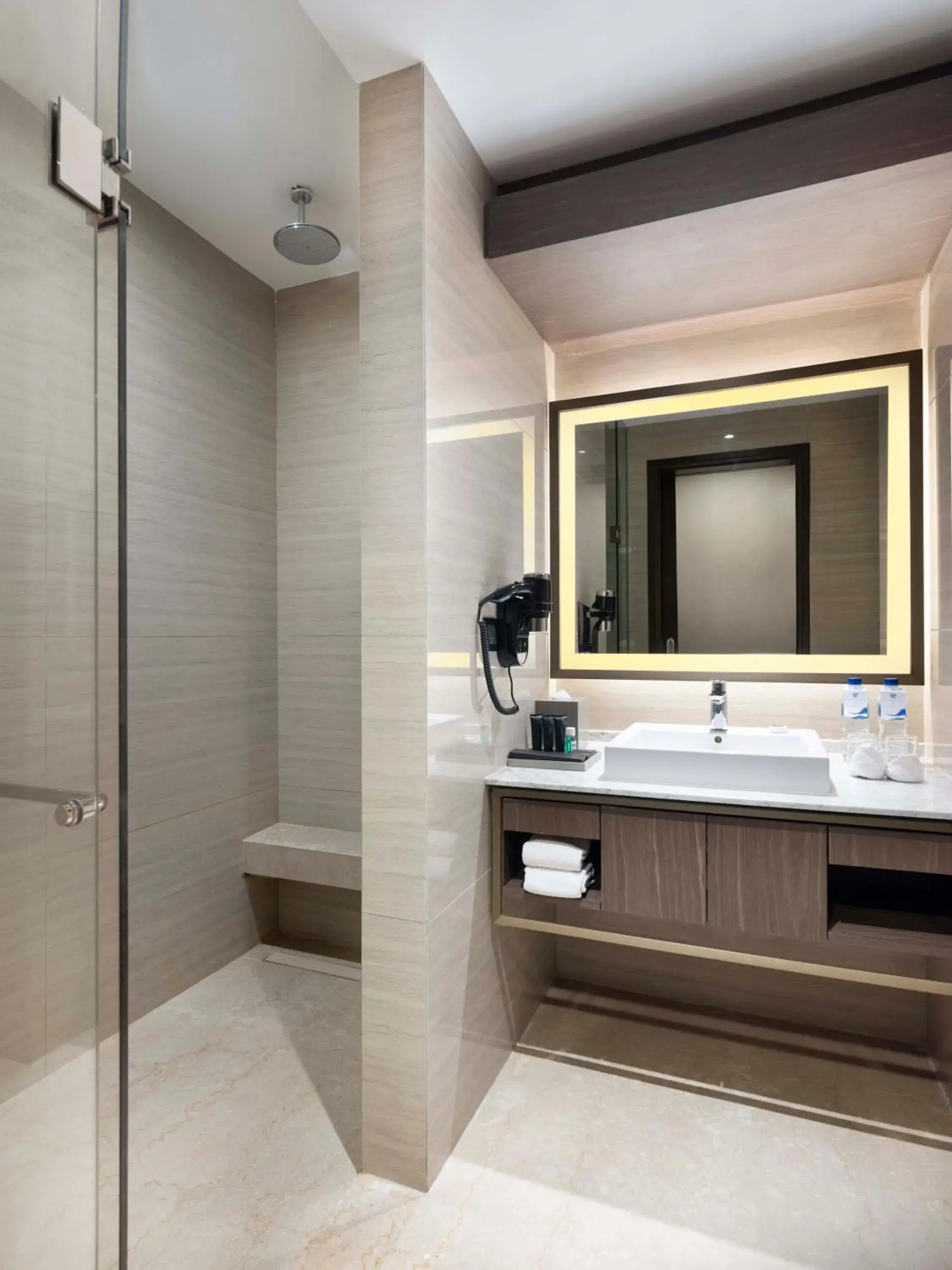 Deluxe King Room in GRAMM HOTEL by Ambarrukmo Yogyakarta Deluxe King Room in GRAMM HOTEL by Ambarrukmo Yogyakarta