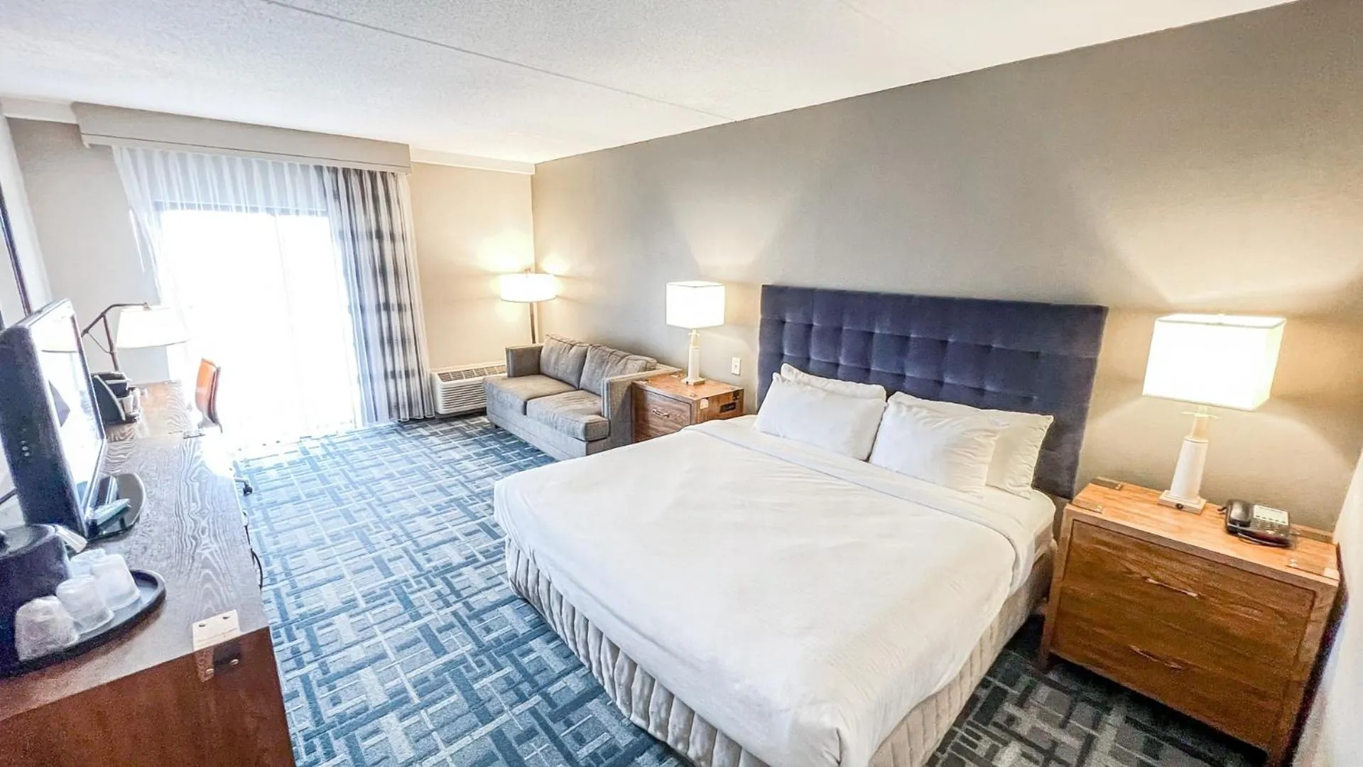 Bed in Hotel 1620 Plymouth Harbor