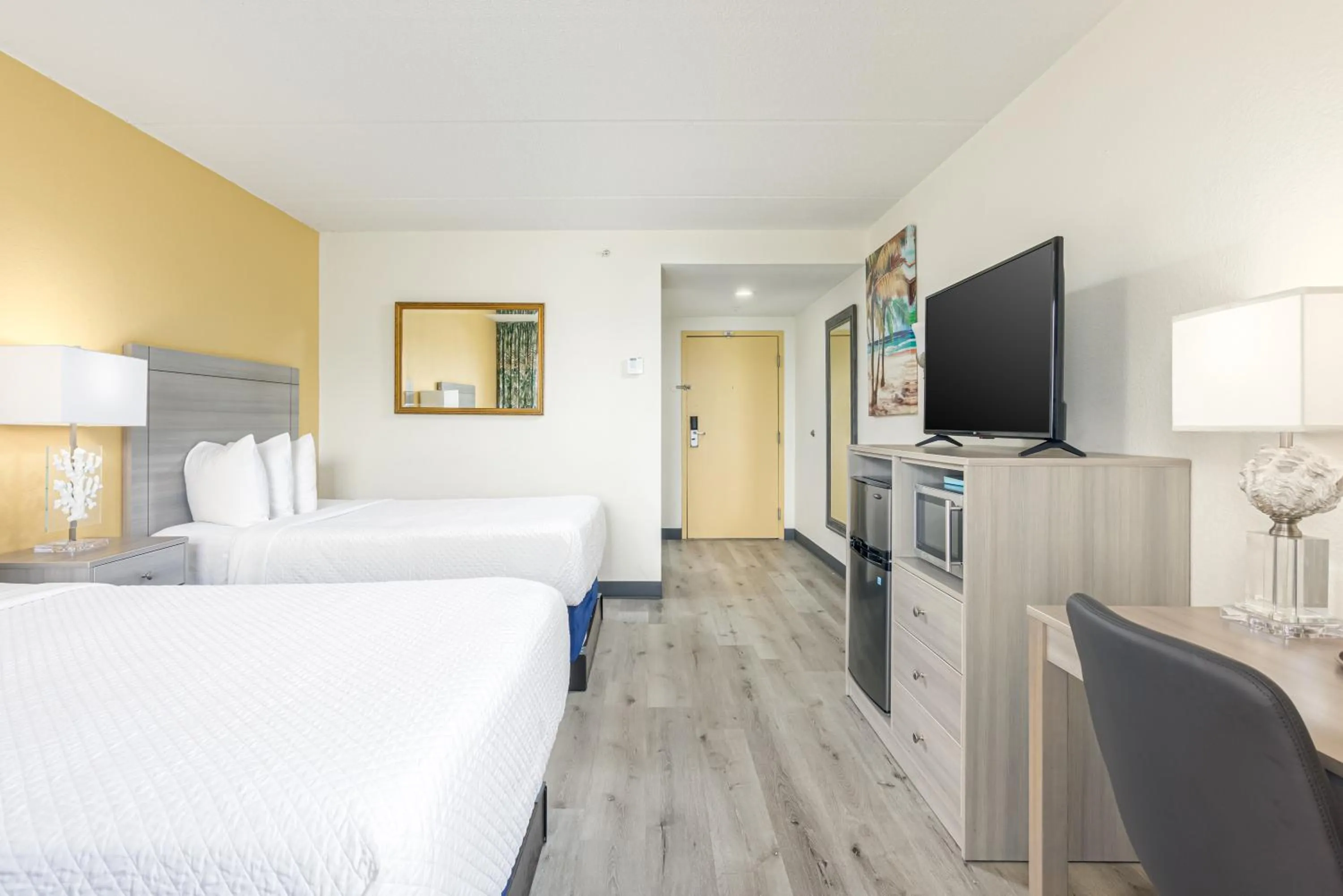 Bedroom, Bed in Hutchinson Island Hotel