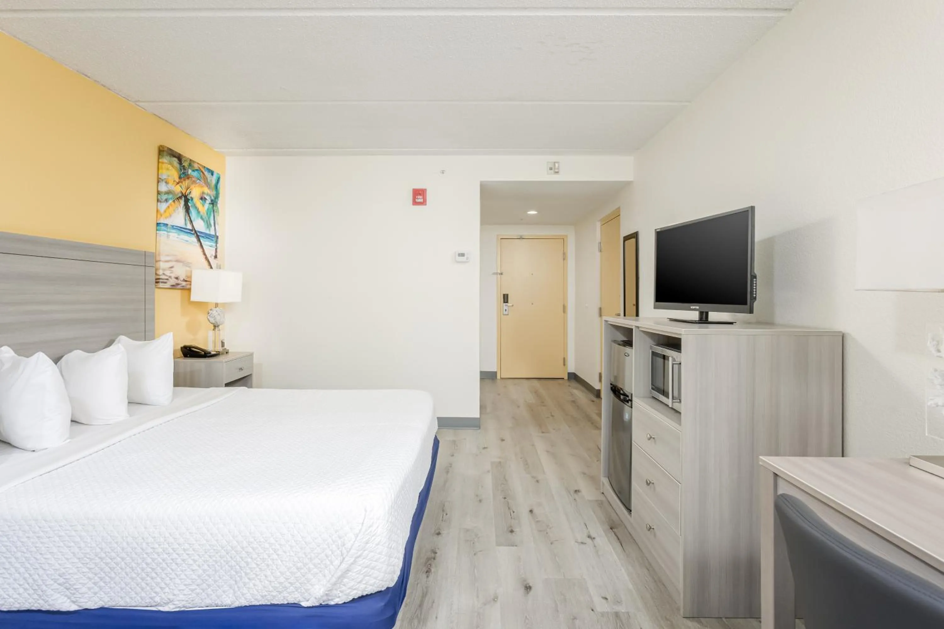 Bedroom, Bed in Hutchinson Island Hotel
