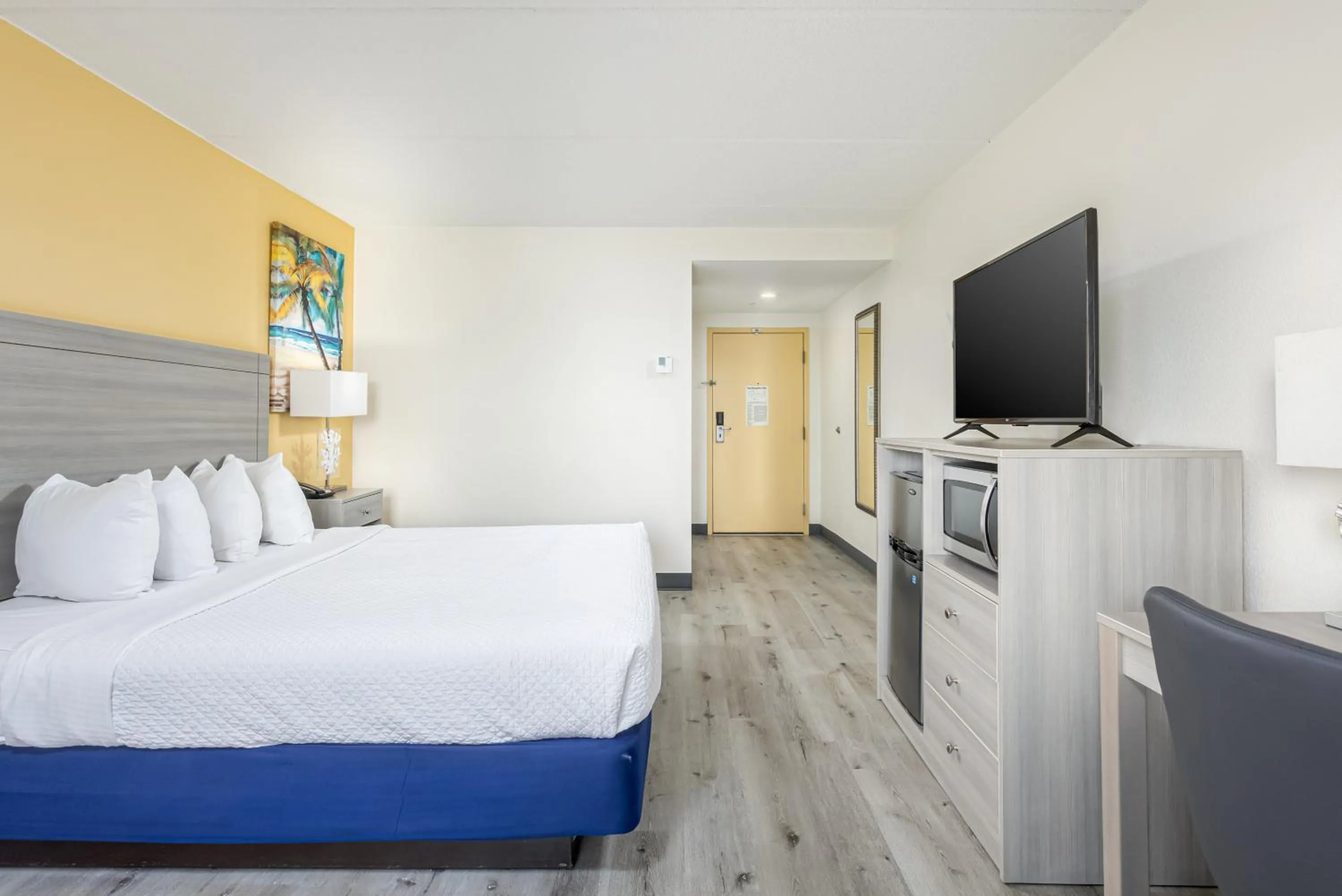 Bedroom, Bed in Hutchinson Island Hotel