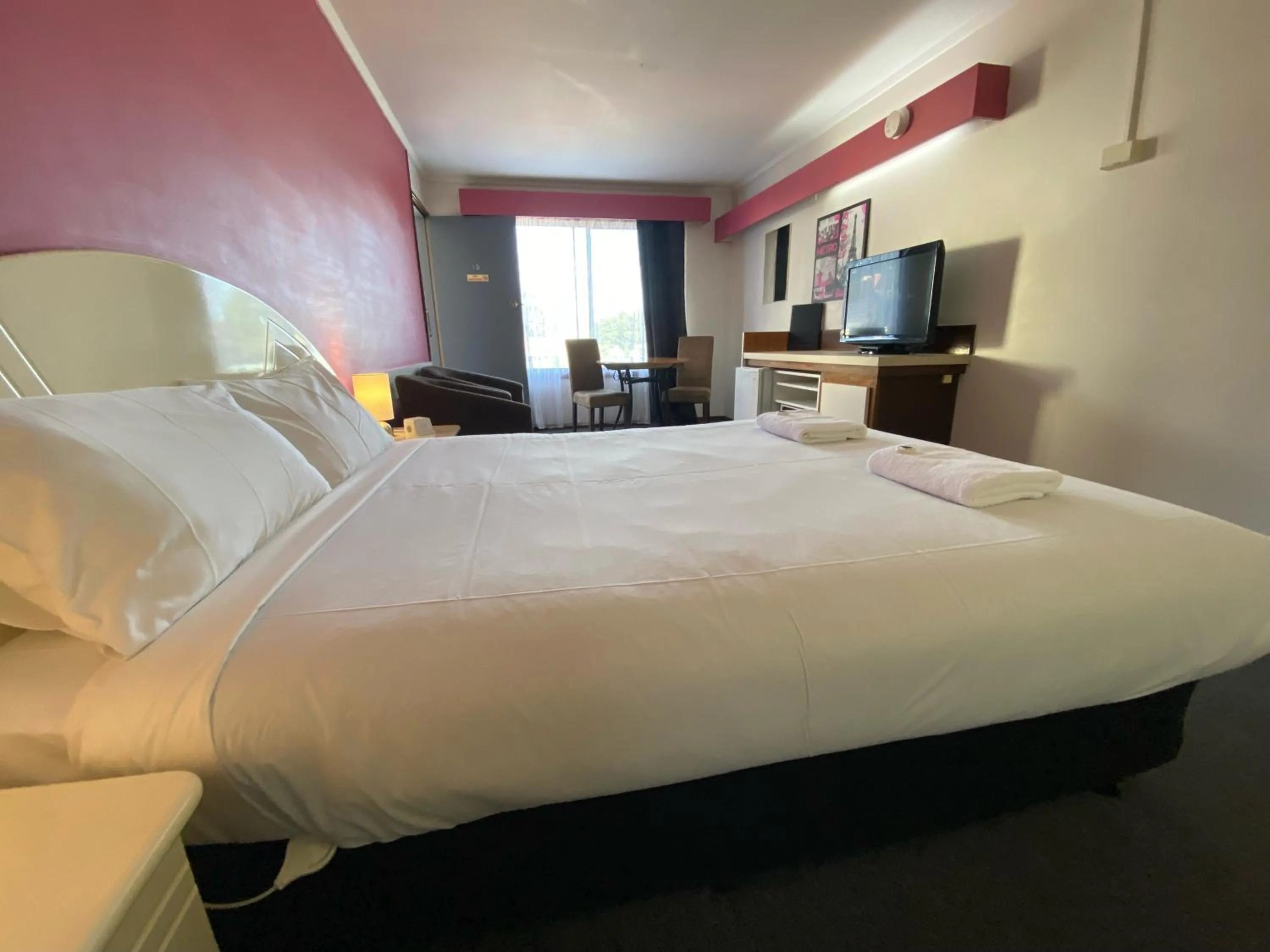 Bed in Mahogany Motel Warrnambool