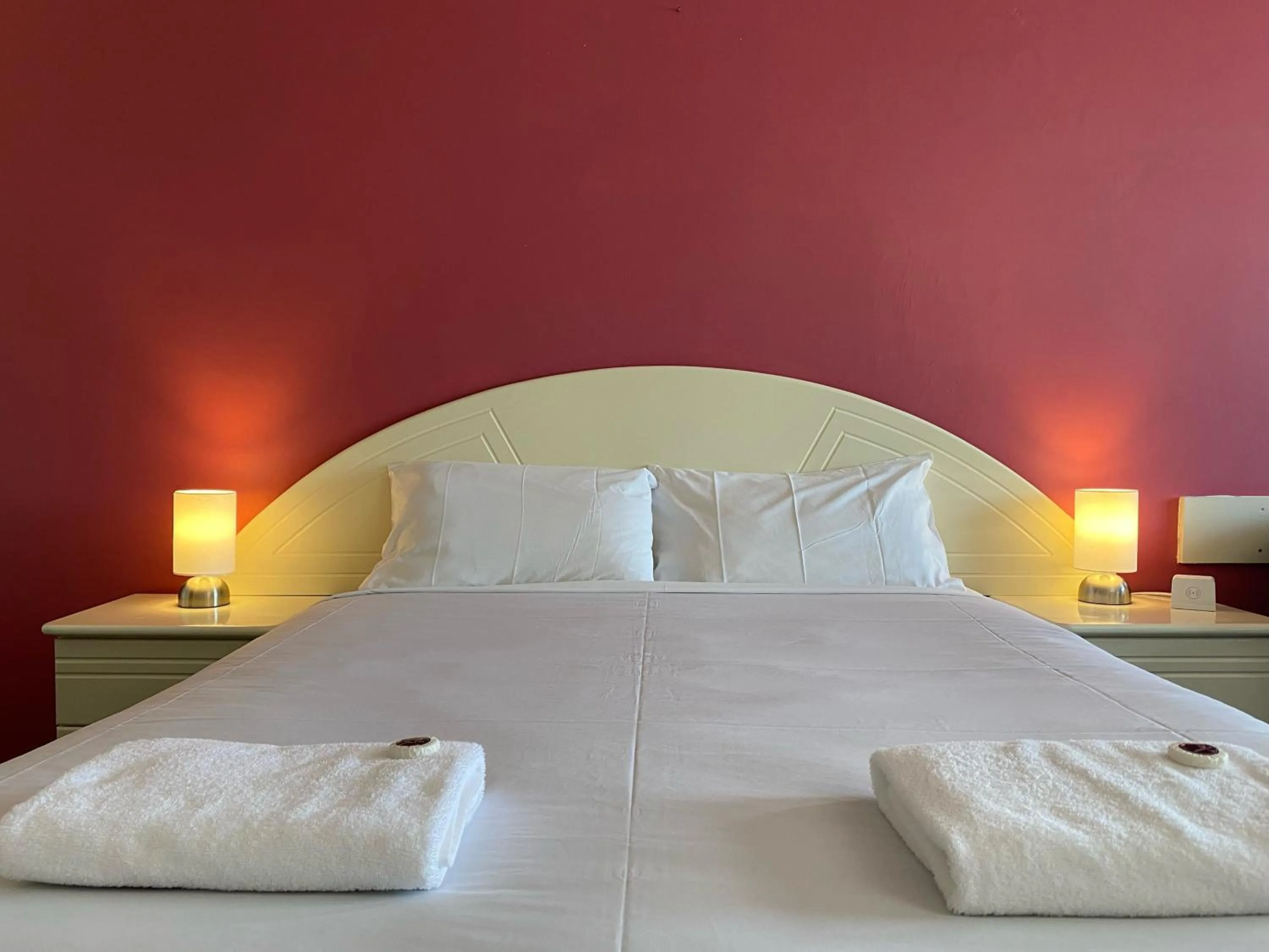 Bed in Mahogany Motel Warrnambool